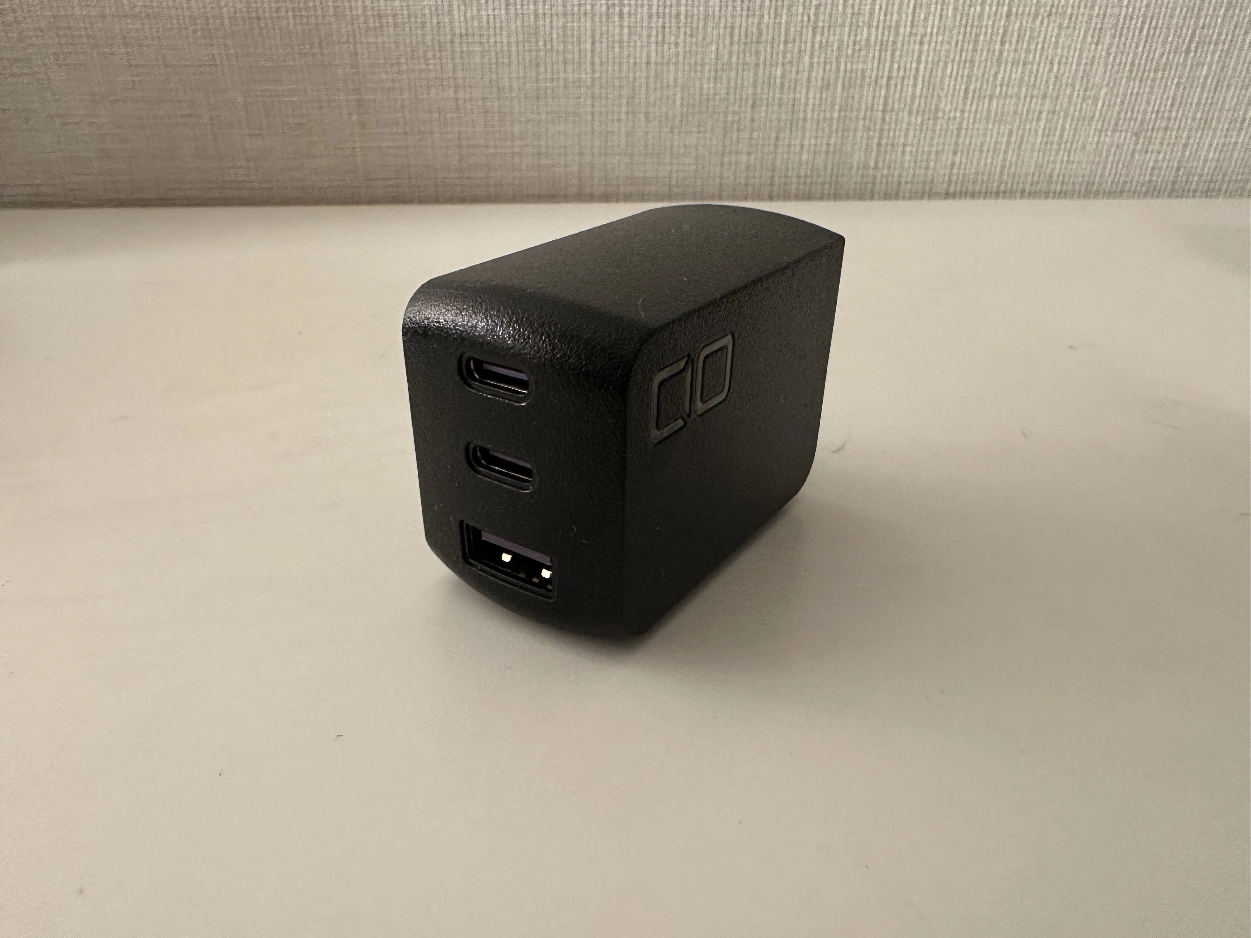 cio ポーチ CIOの 三種の神器 がガジェットポーチの中身を革命する件