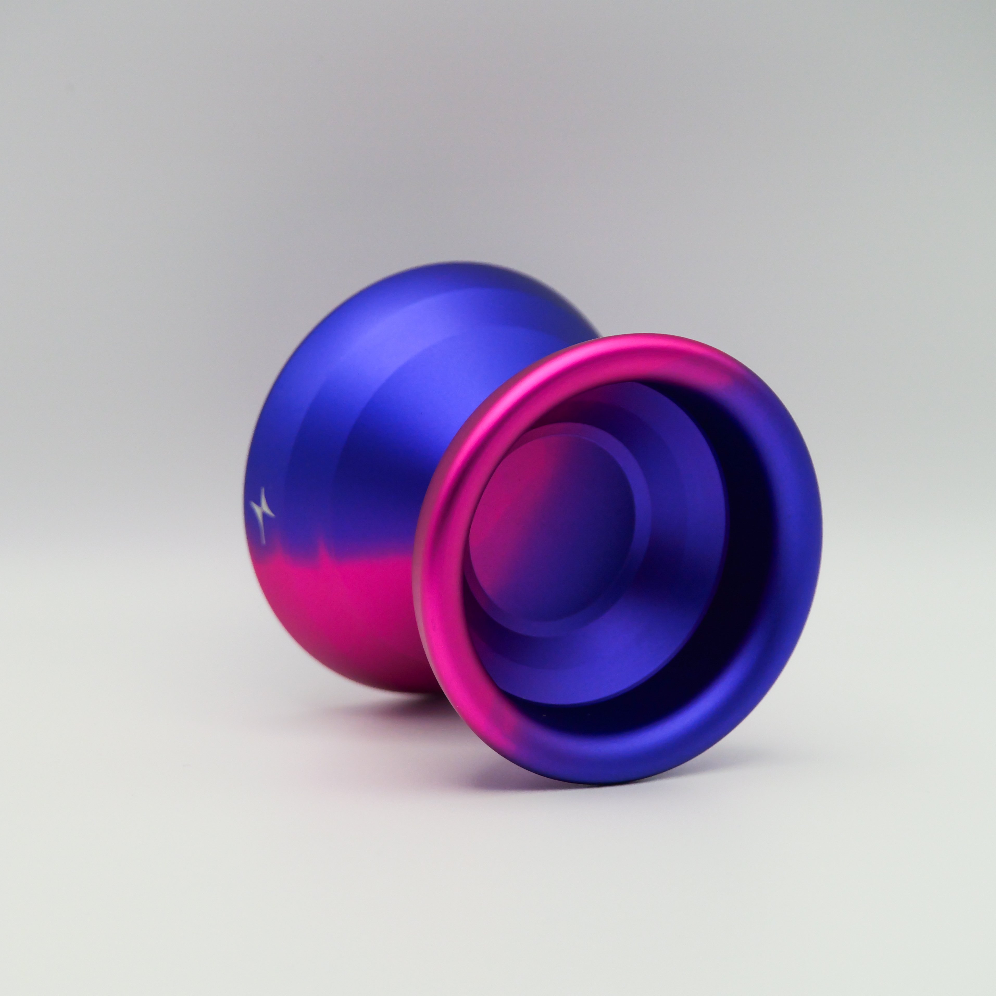 火明:悠(ホアカリ:ユウ)」｜en