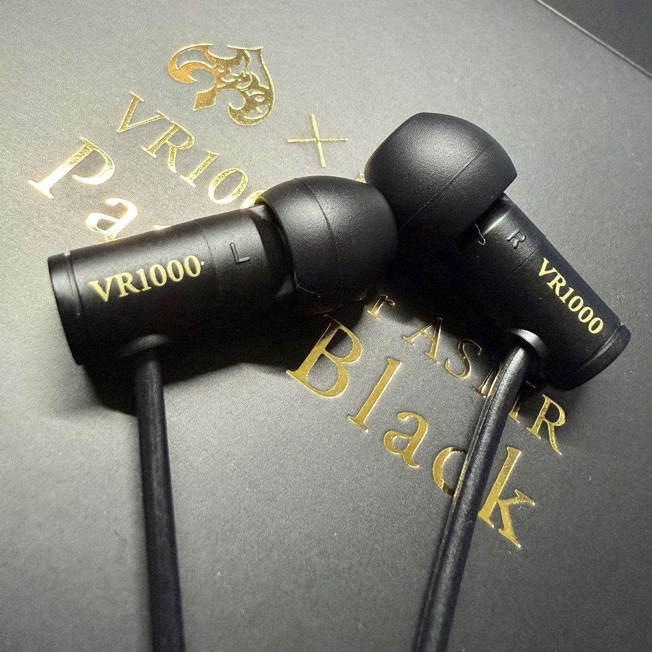 レビュー】えっちなイヤホンを超える！？final VR1000 for ASMR Patra