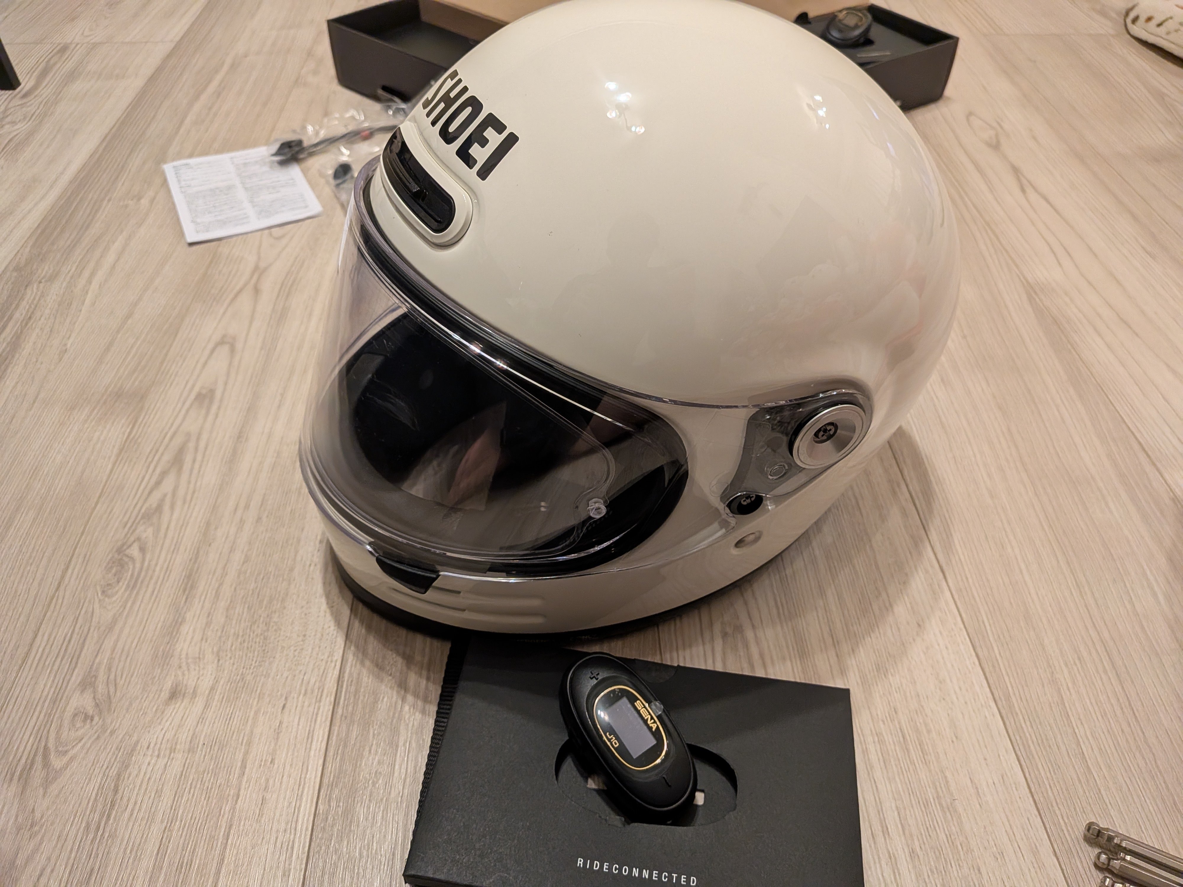 SENAのインカム“J10”を買って、SHOEIのグラムスターに取り付けた話