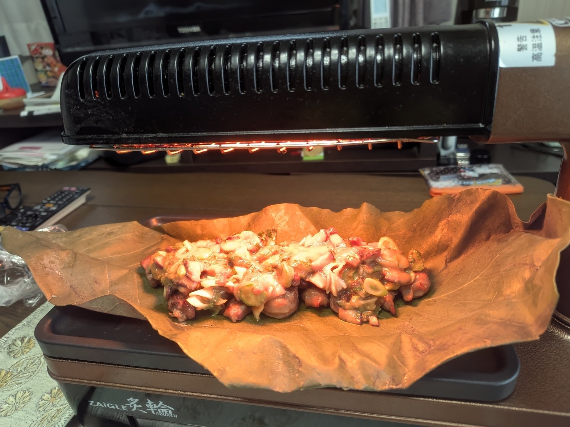 ZAIGLE 無煙ロースター 炙輪　赤外線 直火調理　ザイグル Amazon | ザイグル 煙の出ない無煙ロースター 炙輪 GOLD 1~2人用