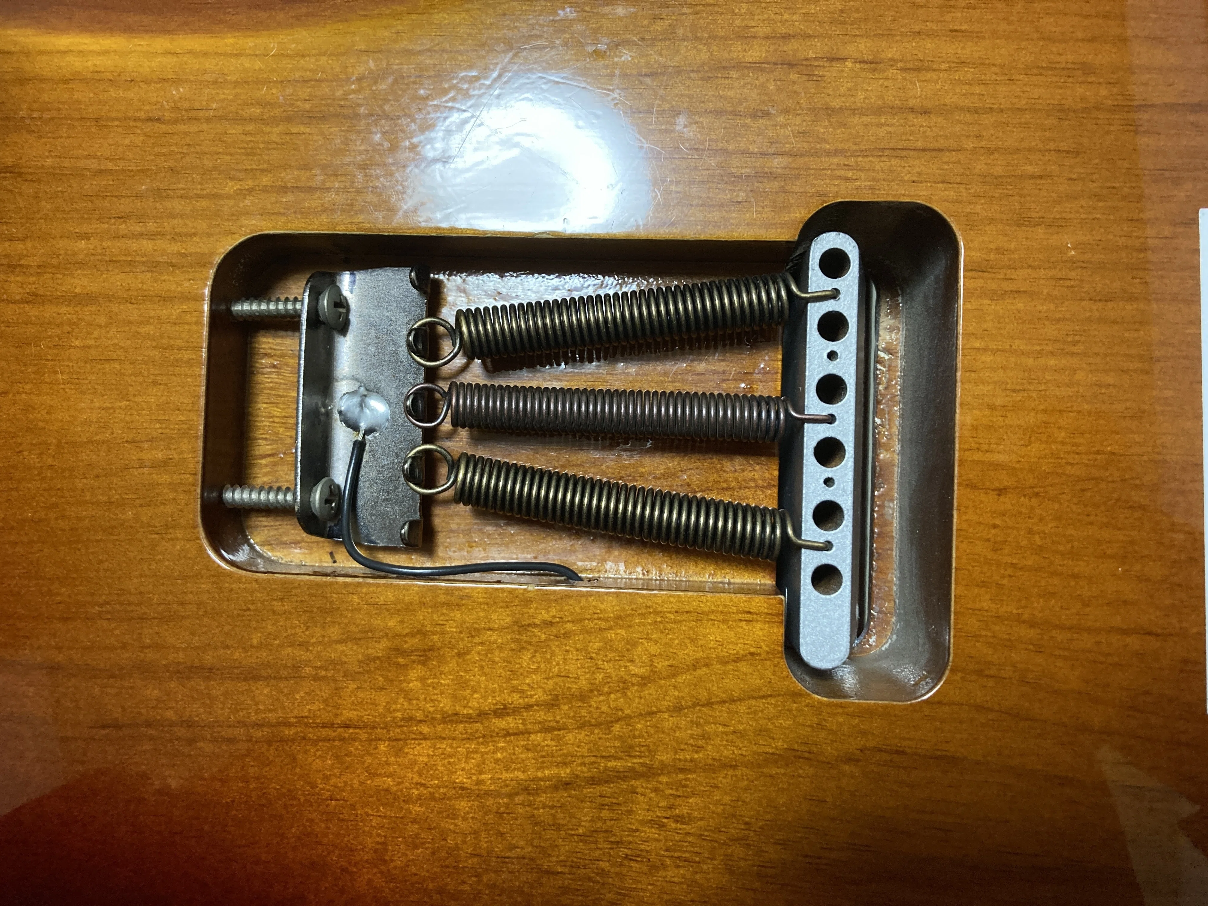 Raw Vintageの「Tremolo Springs（RVTS-1）」を試してみました｜Izo