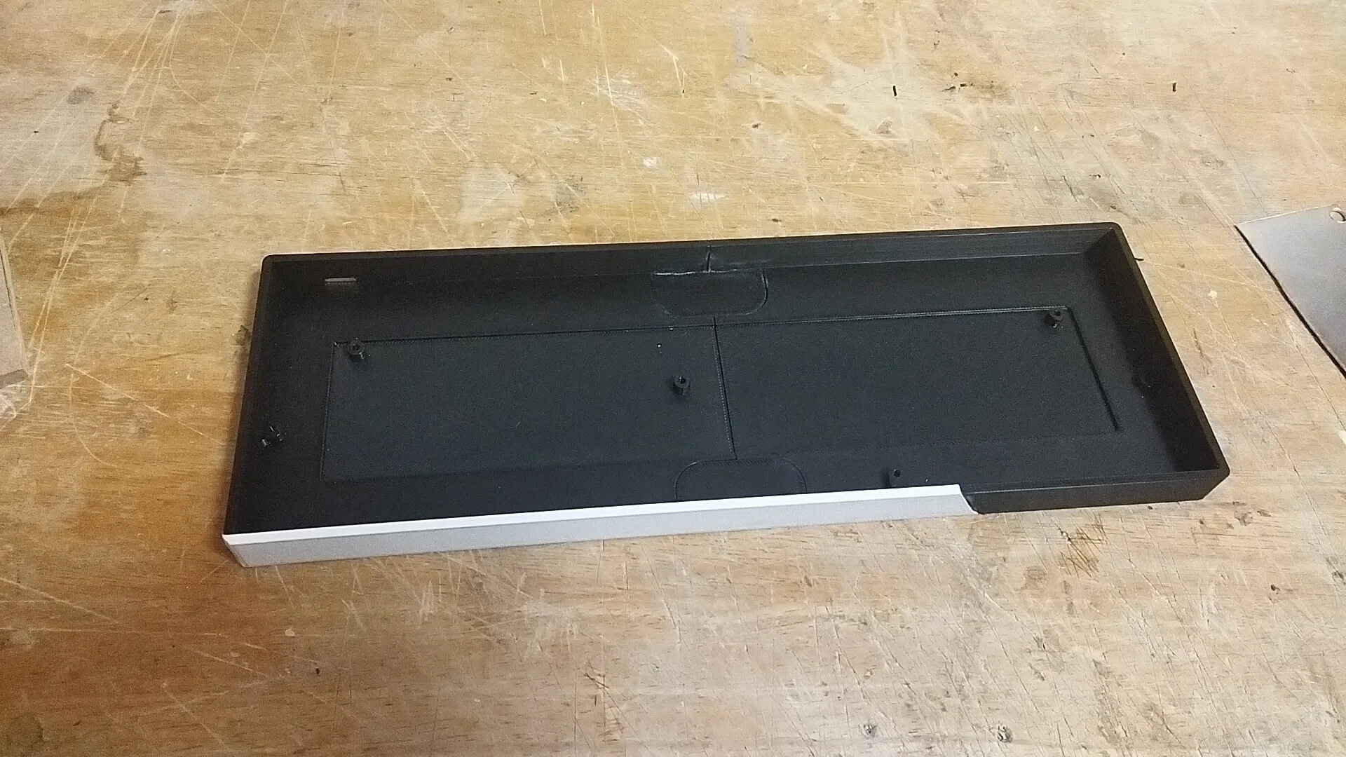 自作キーボード】③白黒ツートンカラーの自作キーボードを組み立てる