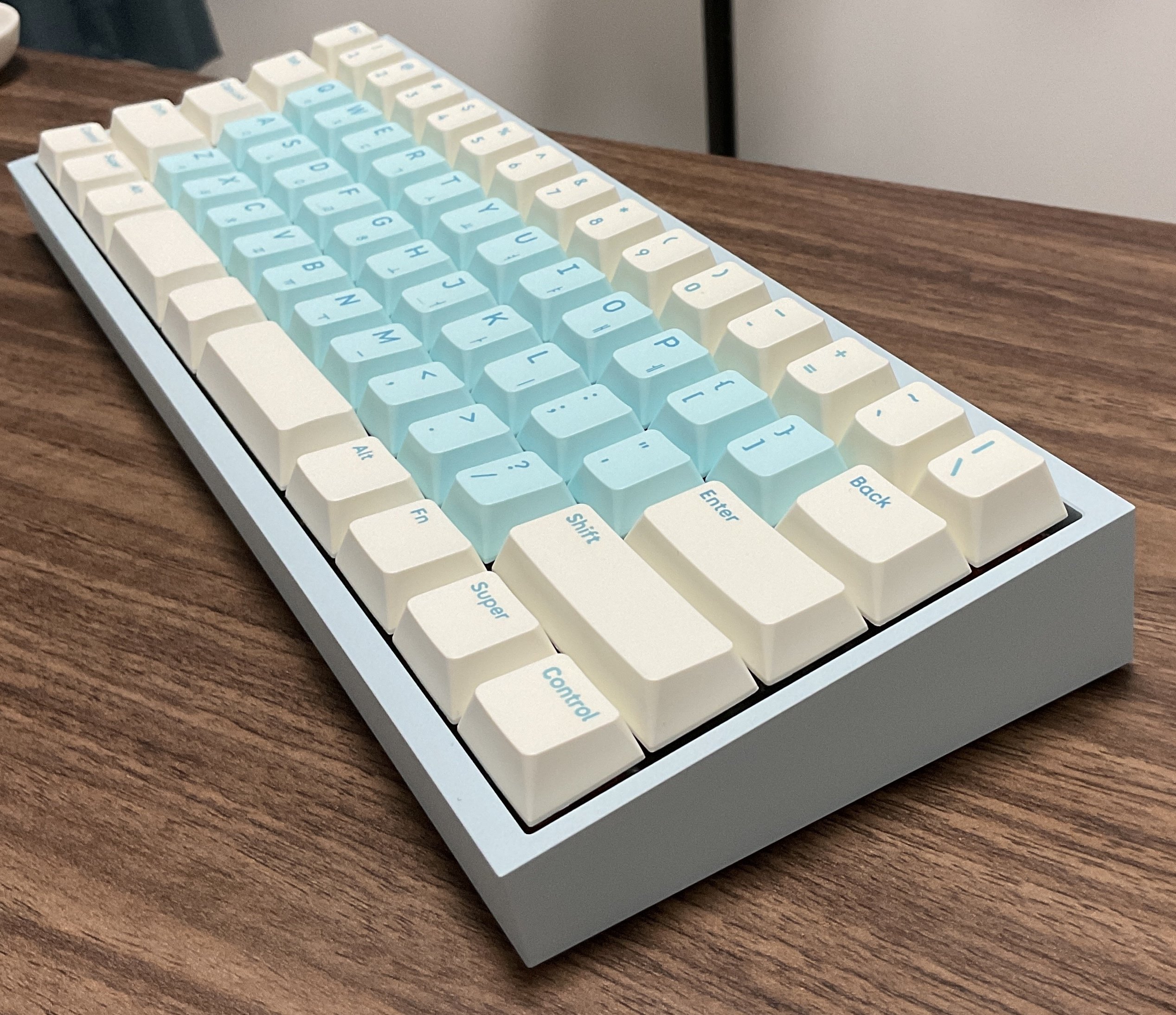 キーボード Rakka60Atlas + Mobius + Flux DeepClacky RAKKA 60 ATLAS 正直レビュー｜いもし