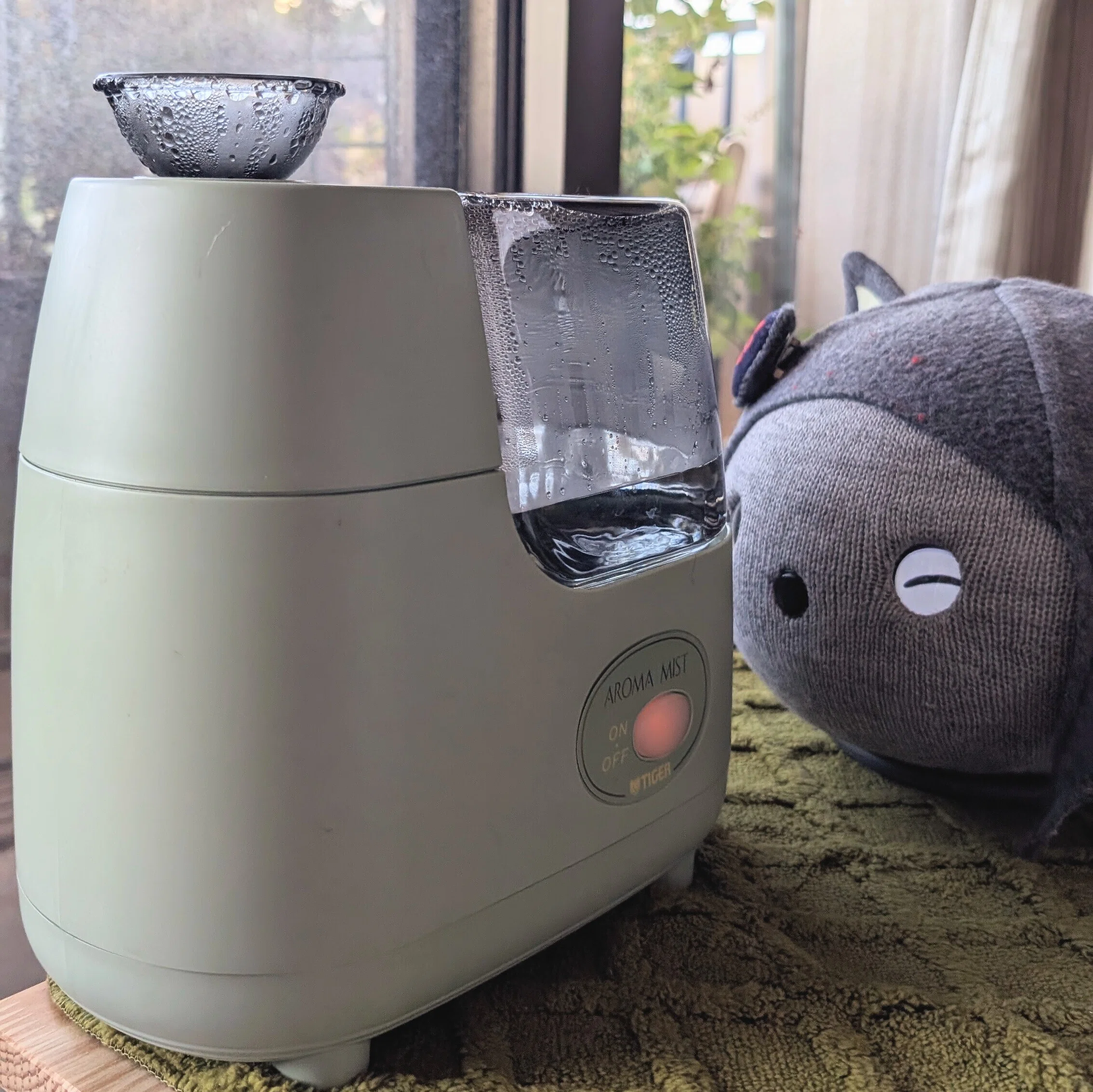 虎柄の加湿器 タイガー 加湿 器 27年前のグッドデザイン賞だった 我が家のタイガー魔法瓶
