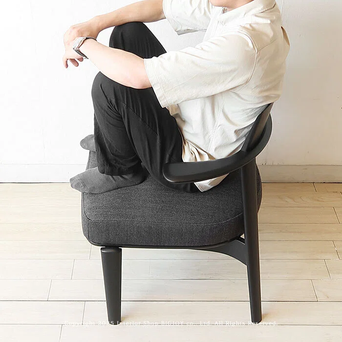 ゆったり座れる「ゆったりチェア」のご紹介｜ZAKAGU・座家具／ 座りに 