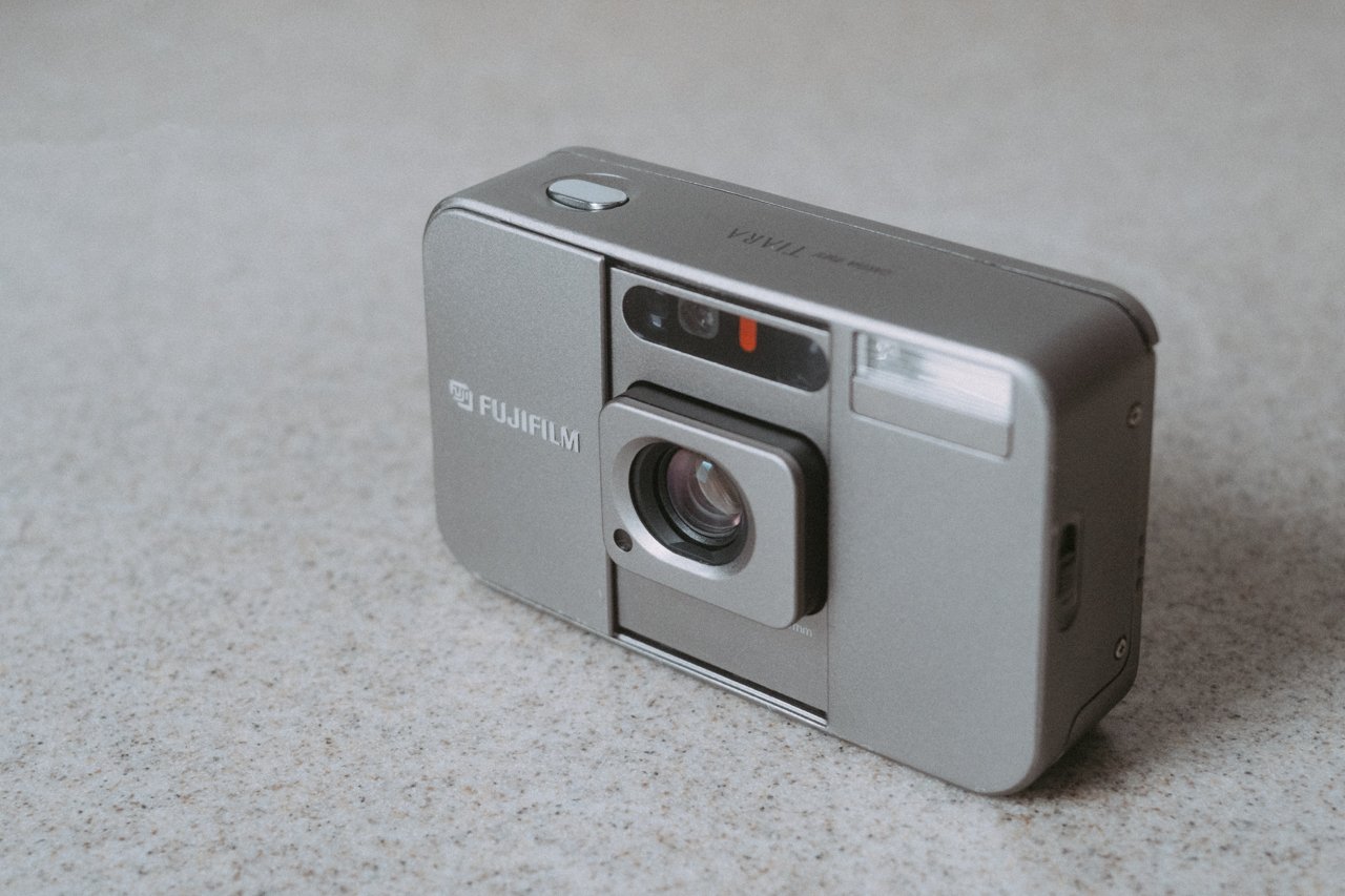 FUJIFILM CARDIA mini TIARA コンパクト フィルムカメラ フジフィルム カルディア ミニ ティアラ (II, ズーム)｜密かに買取価格