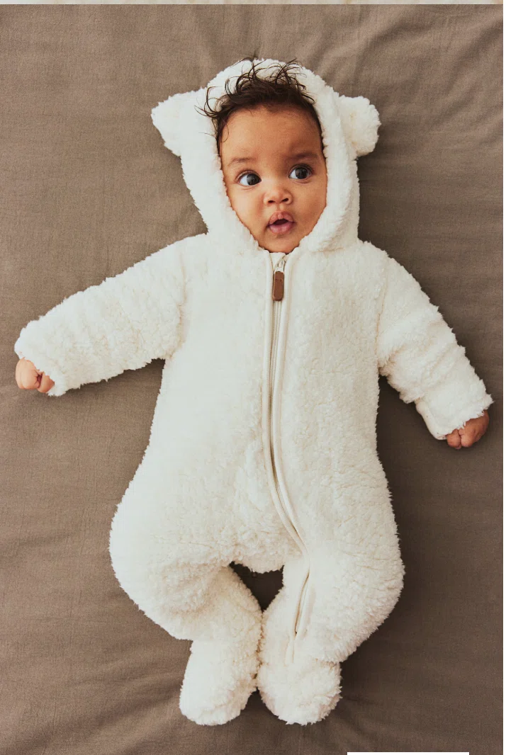 ねんね期のベビー冬服👶ブランドごとにサイズ感レビュー｜大田くみこ🐩
