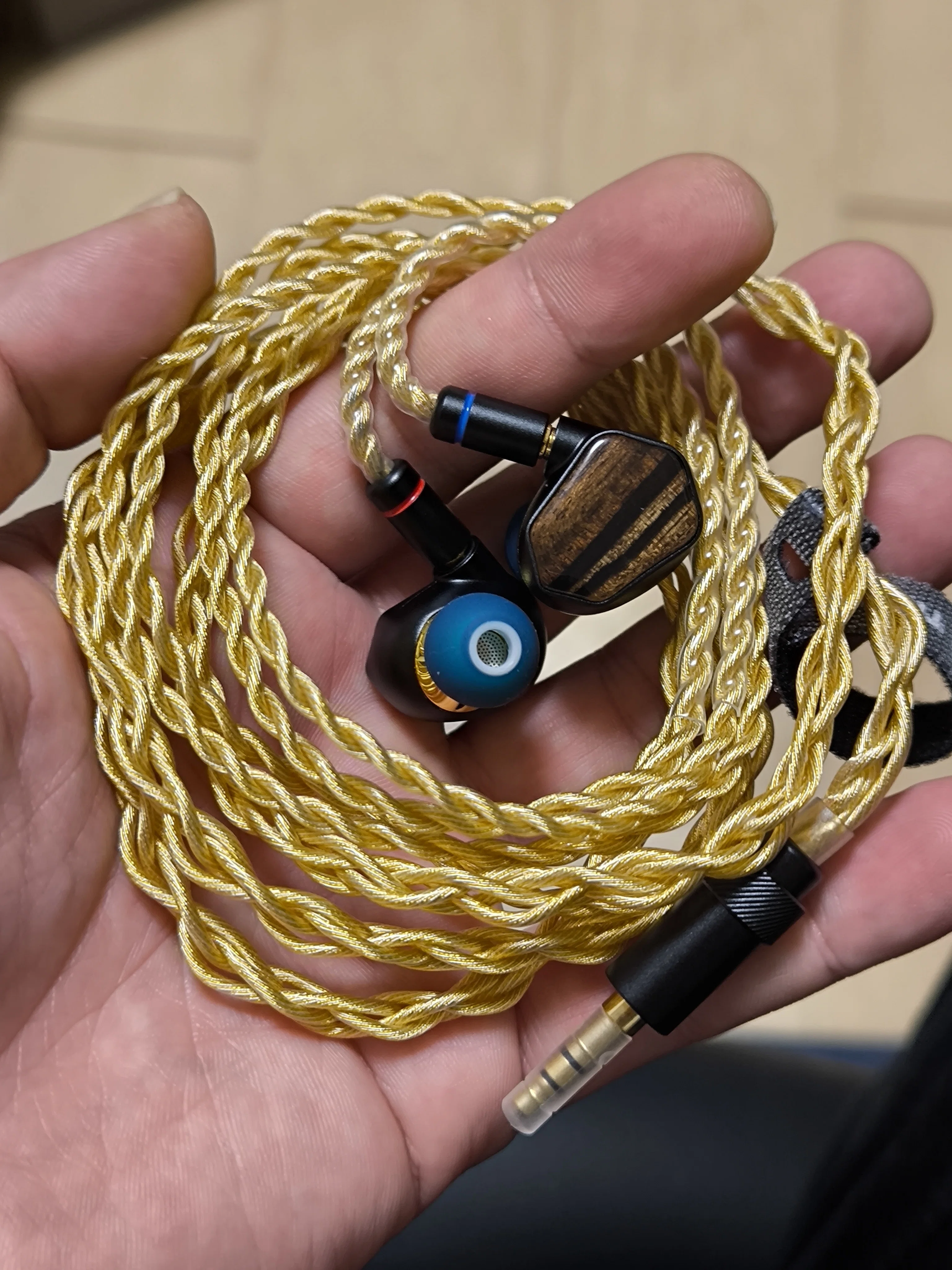 TINHiFi T7 レビュー：音楽との距離を突き詰めた「Thin & Tight」な