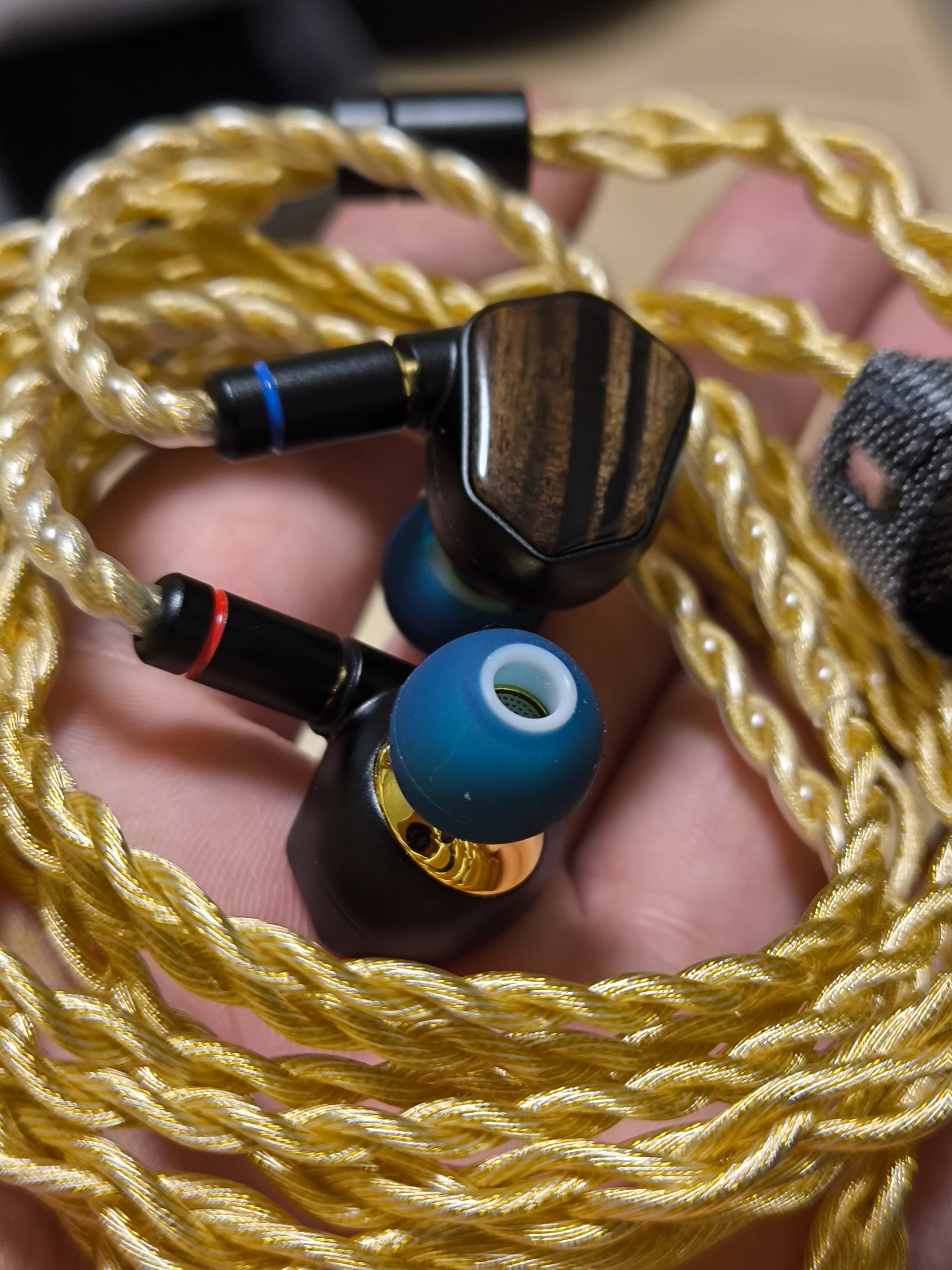 TINHiFi T7 レビュー：音楽との距離を突き詰めた「Thin & Tight」な