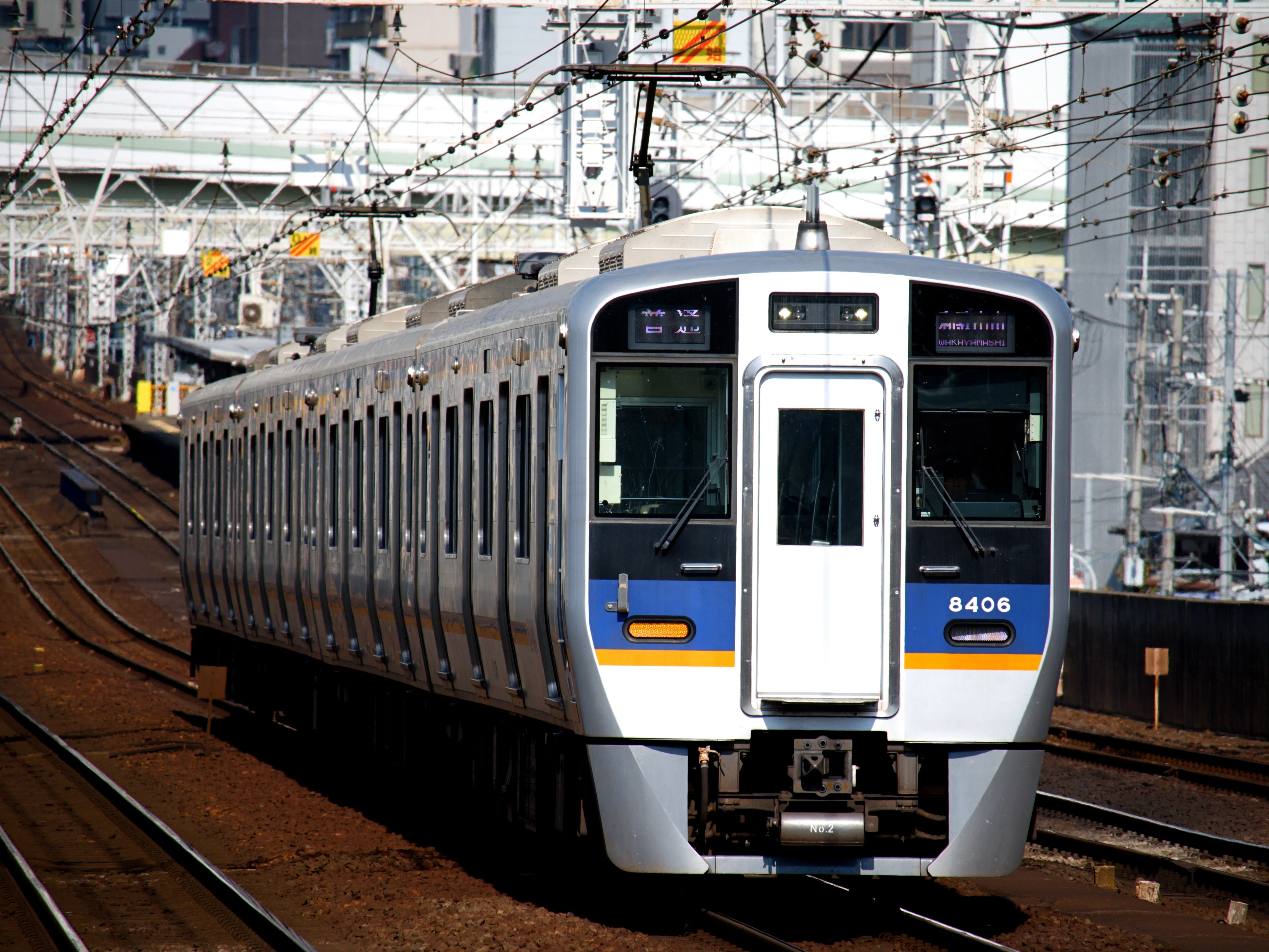 南海電鉄 引退に向かう6000系とカラー変更が進む泉北車を撮る！｜隣の