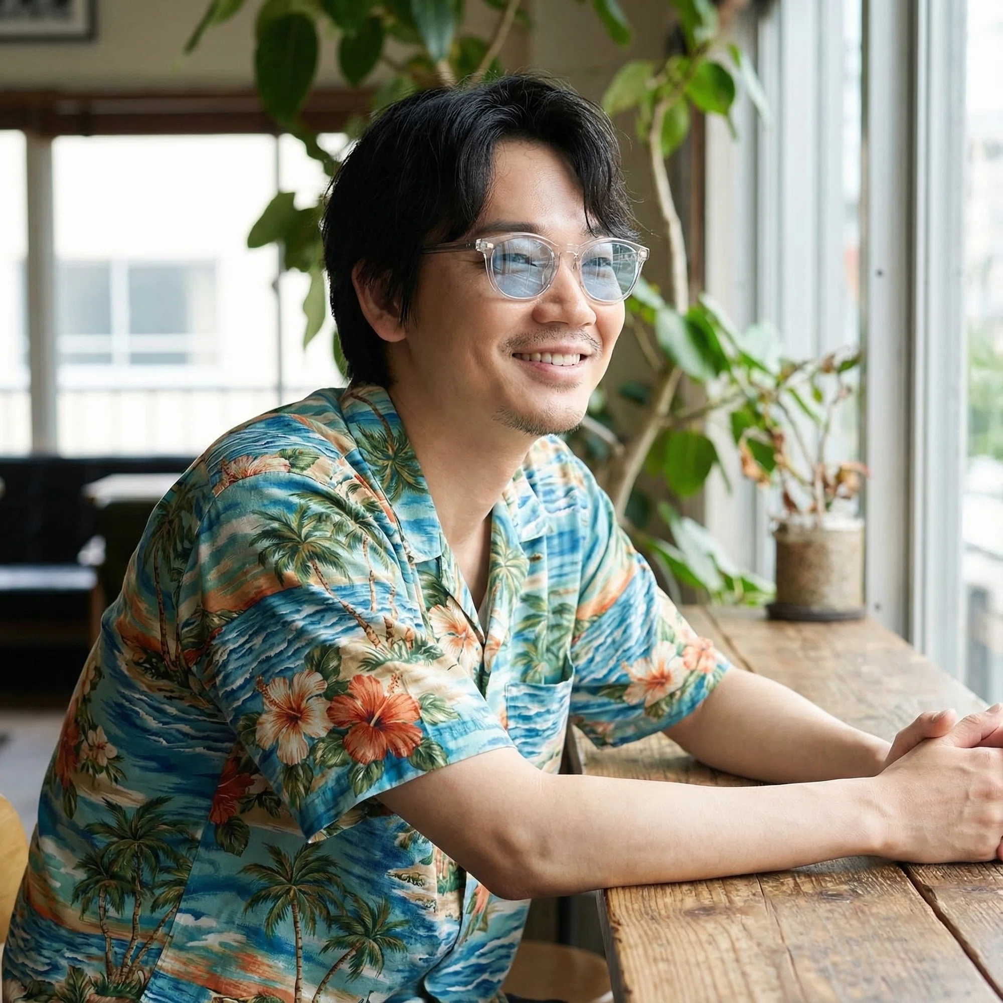 カッコイイ】綾野剛さん×名品メガネの着用イメージ15選｜大人ブランド 