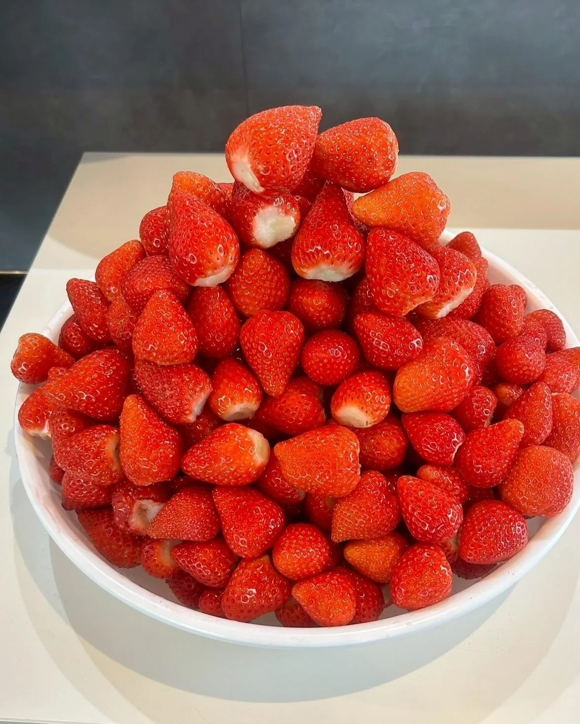 Our Special Frozen Strawberries🍓❄️】 May 13, 2025｜やくも
