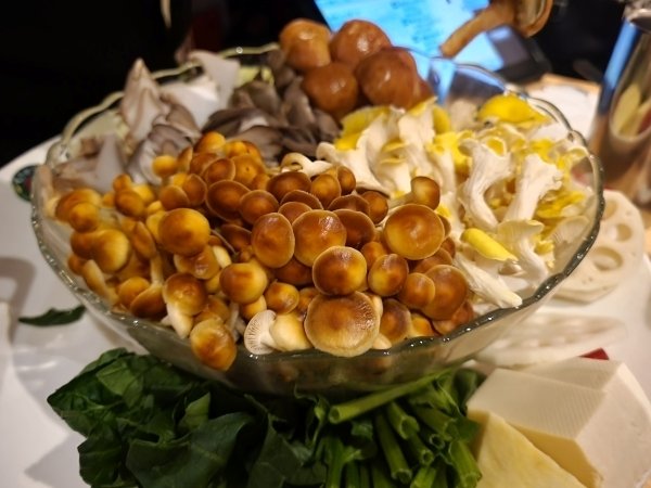 世界が広がる絶品の薬膳火鍋｜天香回味／三越前｜平日、会社を休んだら