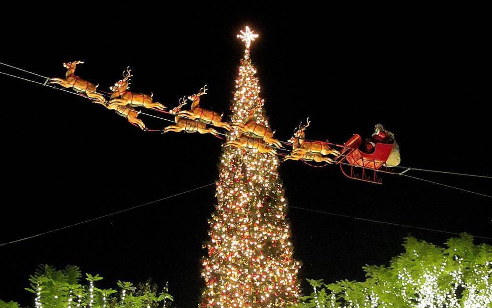 ロサンゼルスの街角｜空飛ぶサンタ｜アメリカーナの写真日記 📷
