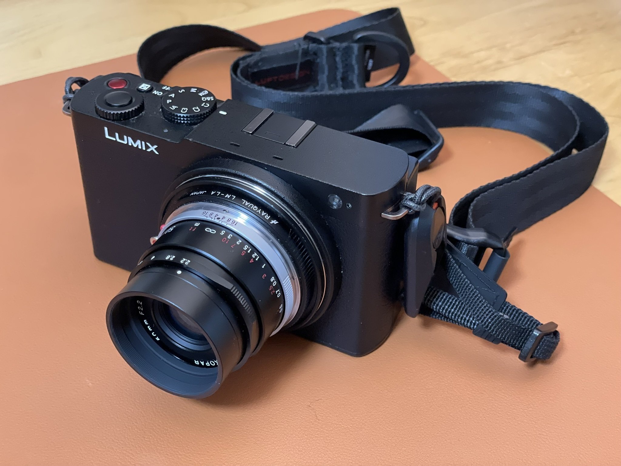 COLOR-SKOPAR 50mm F2.2 のフード事情｜hassyX