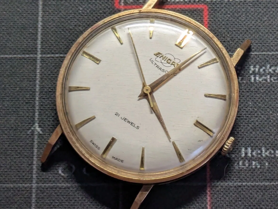 No.371 | Enicar | 100/149 PS | 金貼り磨きをするラッキージャンクな