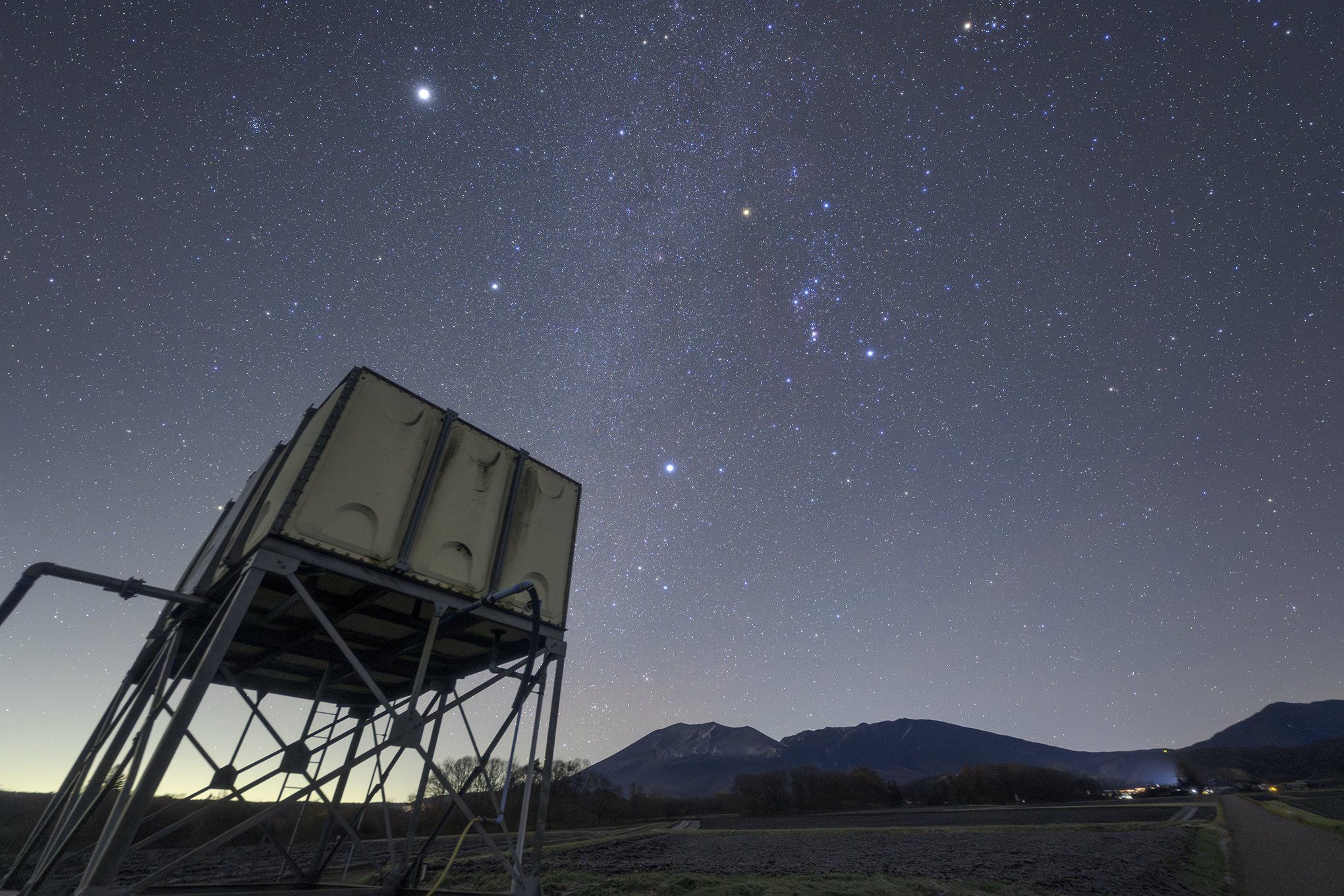 星空車掌 浅間山と冬の星座｜星空写真家・「好き」を「得意」に変える案内人