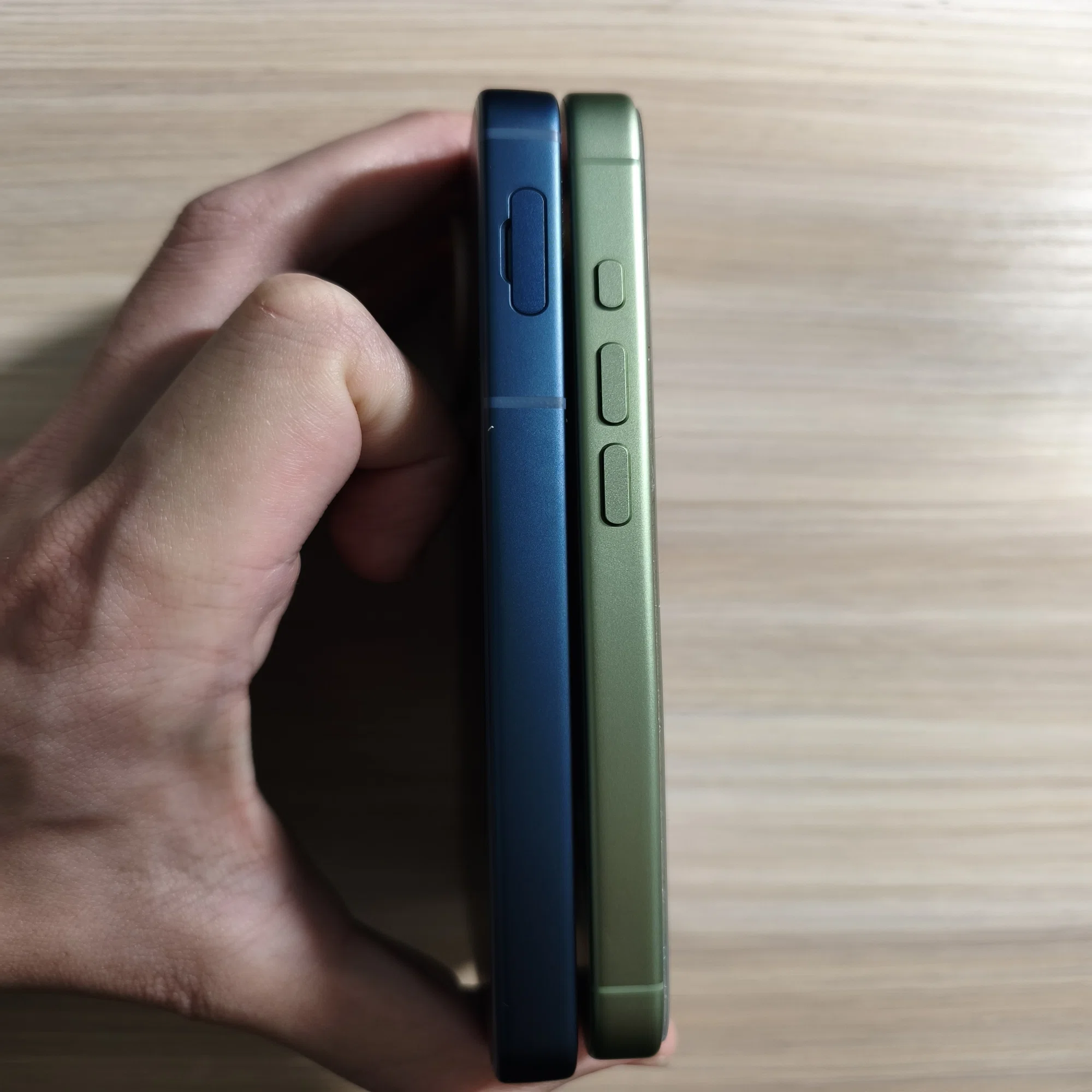 iPhone vs AQUOSのスマホ日本一決定戦(iPhone 17とAQUOS sense10)｜じ 