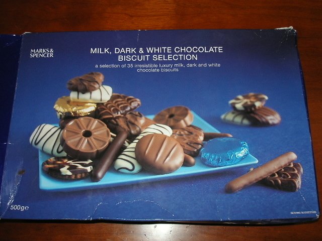 イギリスのお菓子。賛否両論あるけど、私は好きだ。なぜならミルク