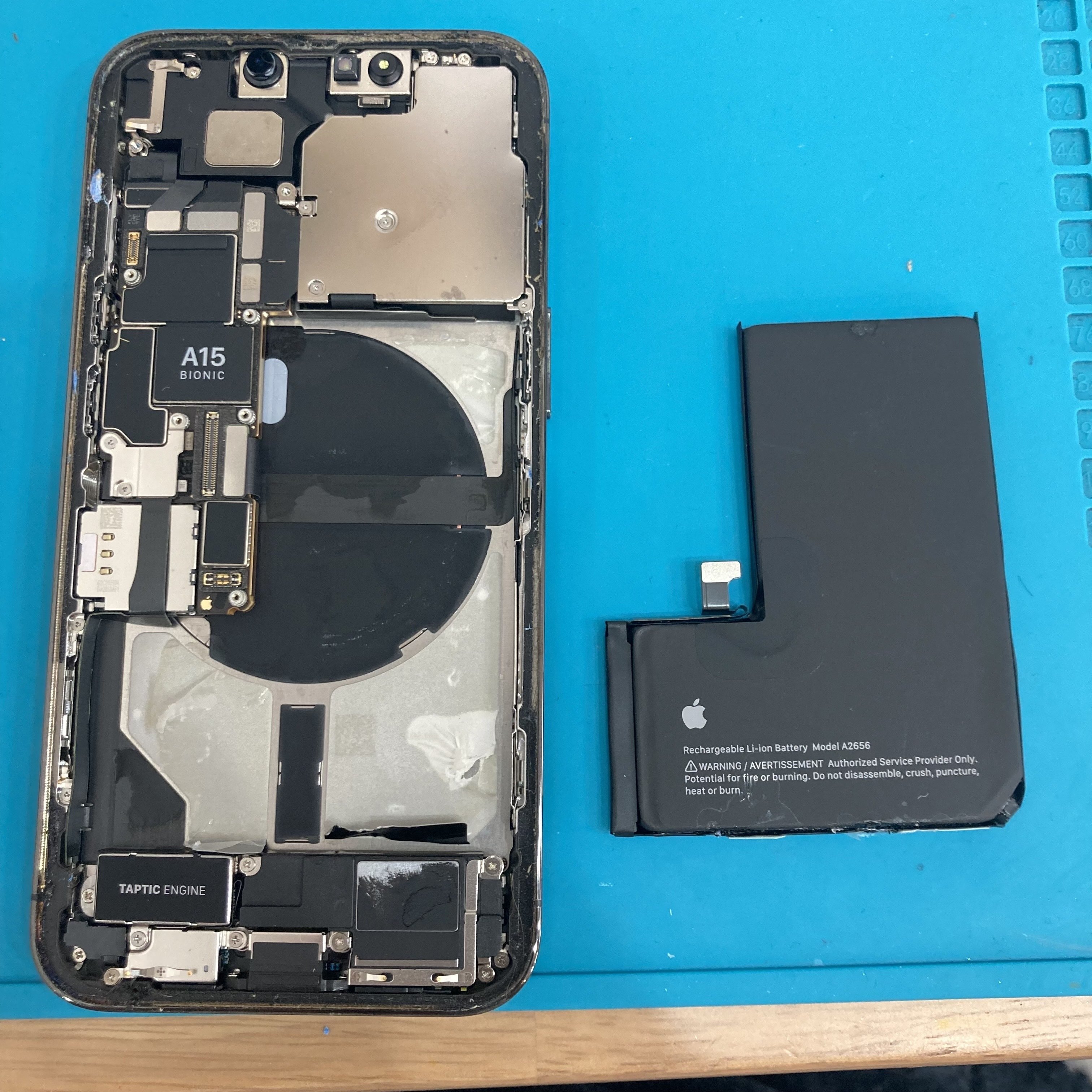 ★iPhone13Pro☆256GB☆ブラック☆バッテリー容量75%★ Amazon | 【整備済み品】 Apple iPhone 13 Pro 256GB シエラブルー SIM