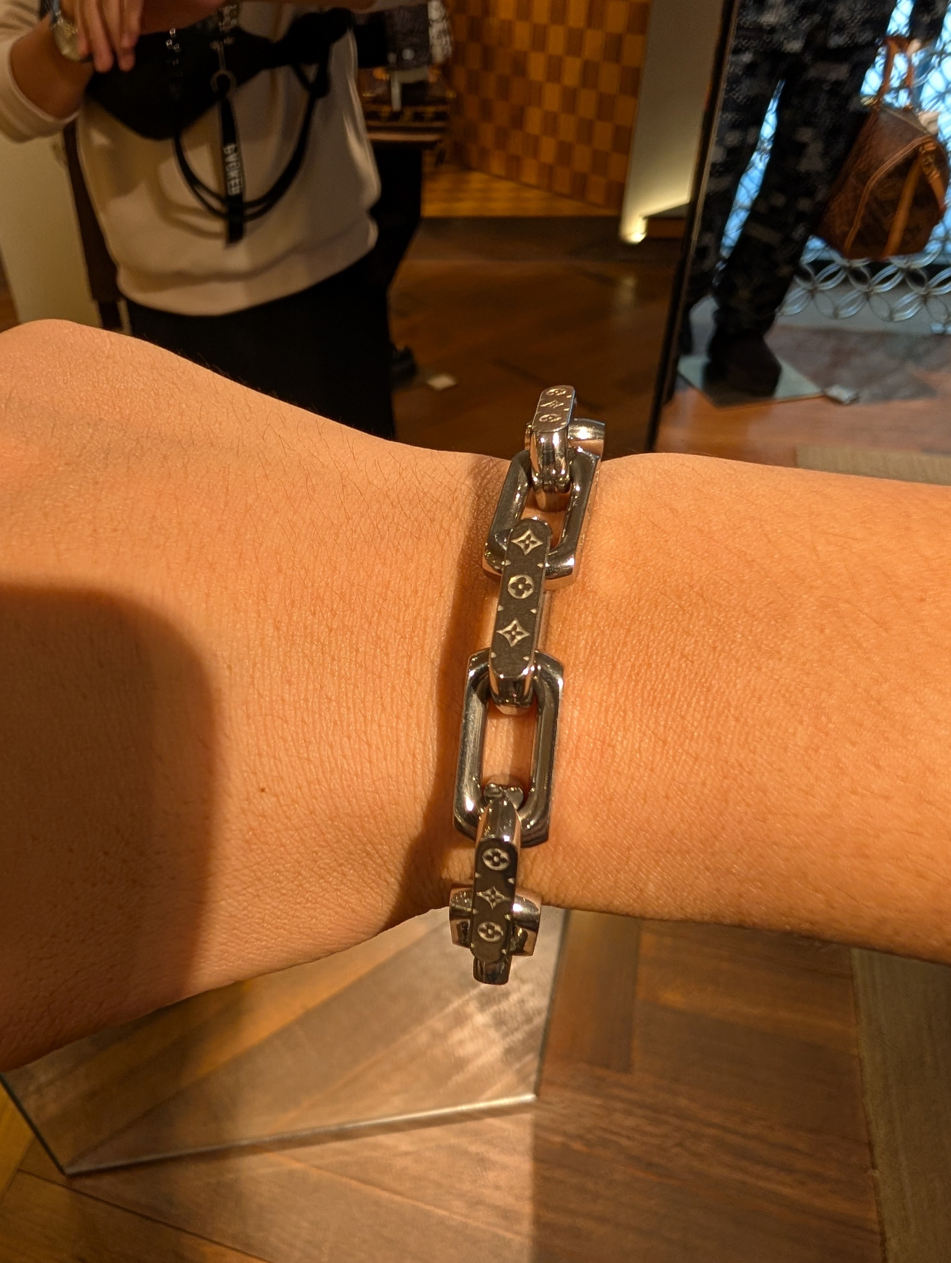 第16回】ヨーロッパ旅行編：ルイ・ヴィトン本店で自分へのご褒美を〜煌