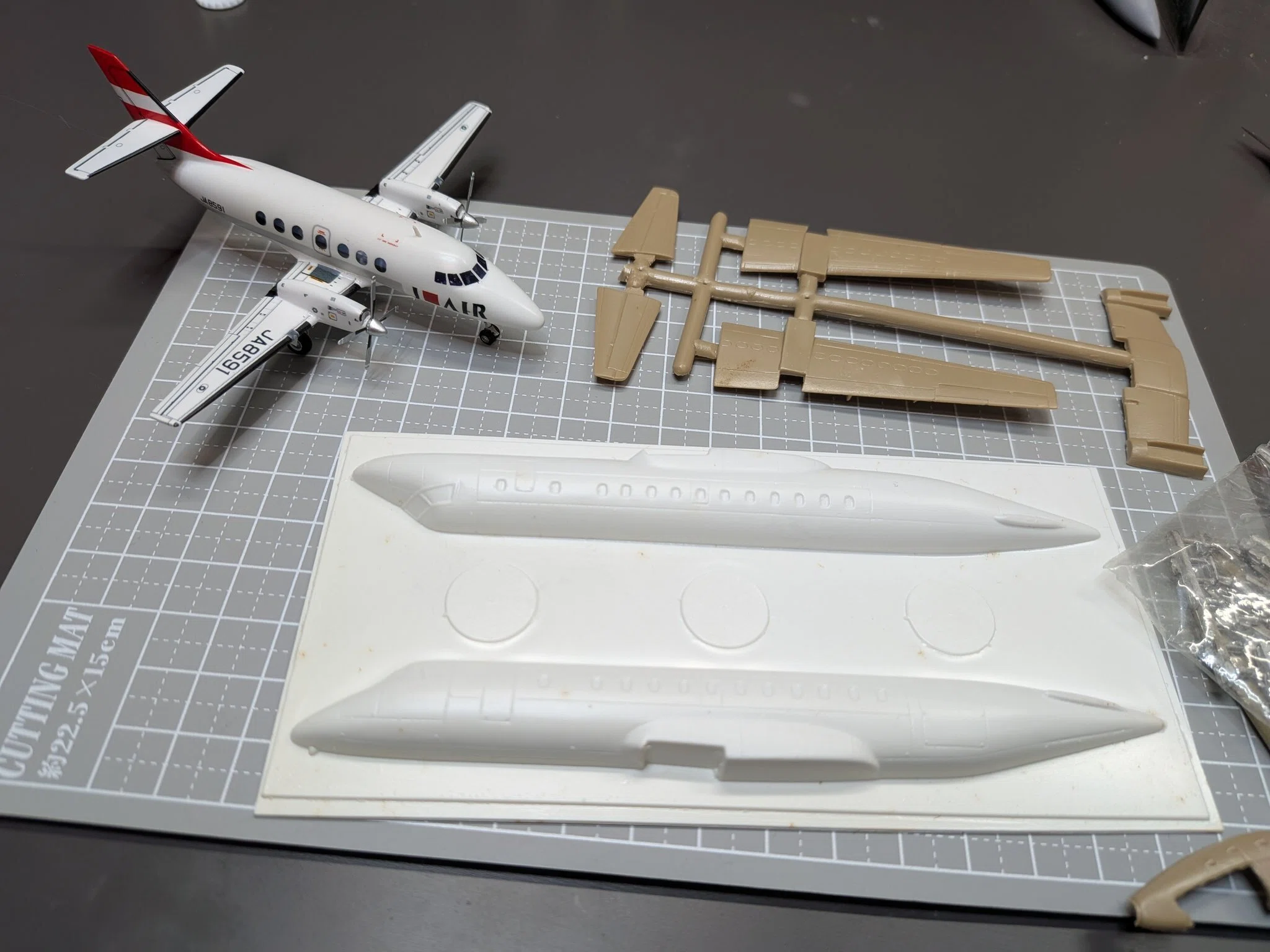 バキューム旅客機の魅力！1/144 サーブ340B① 旅客機プラモ｜マキビシ