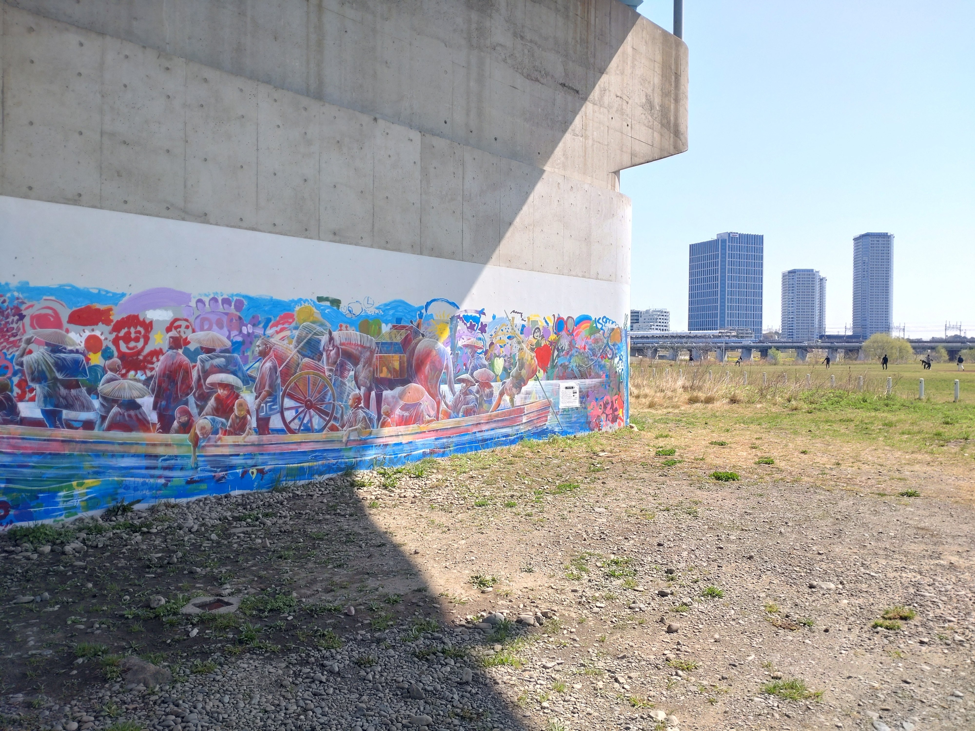 川崎市高津区】国道246号橋脚の壁画アートから浮き上がる100年前「二子