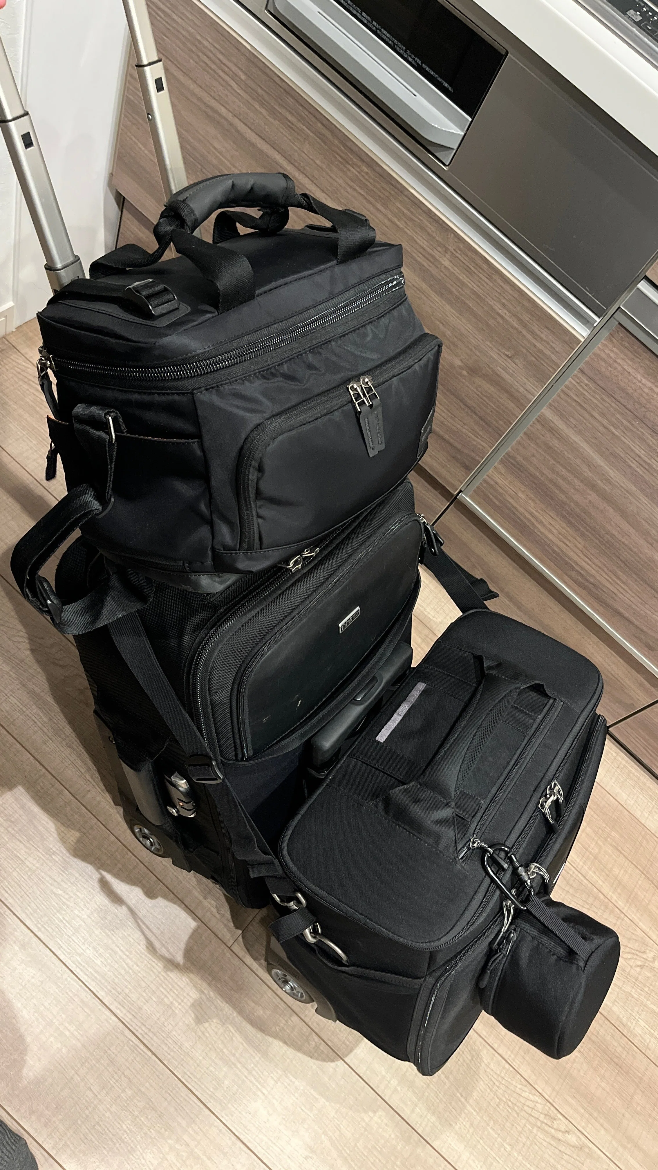 Nikon ZF +godox it30+mマウントアダプタ+予備バッテリー2個 Zf - 関連