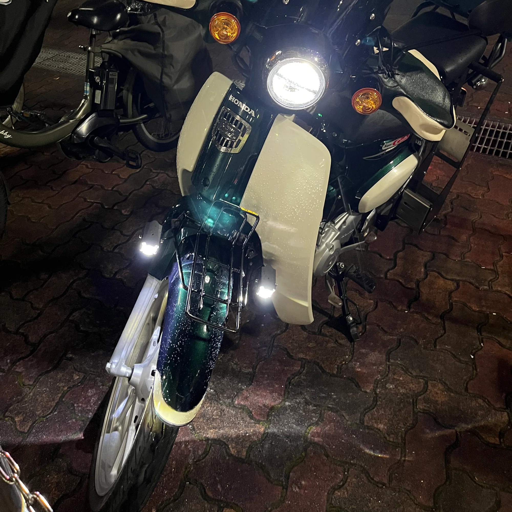JA59スーパーカブ110購入後初期カスタムその②フォグランプ｜だらカブ