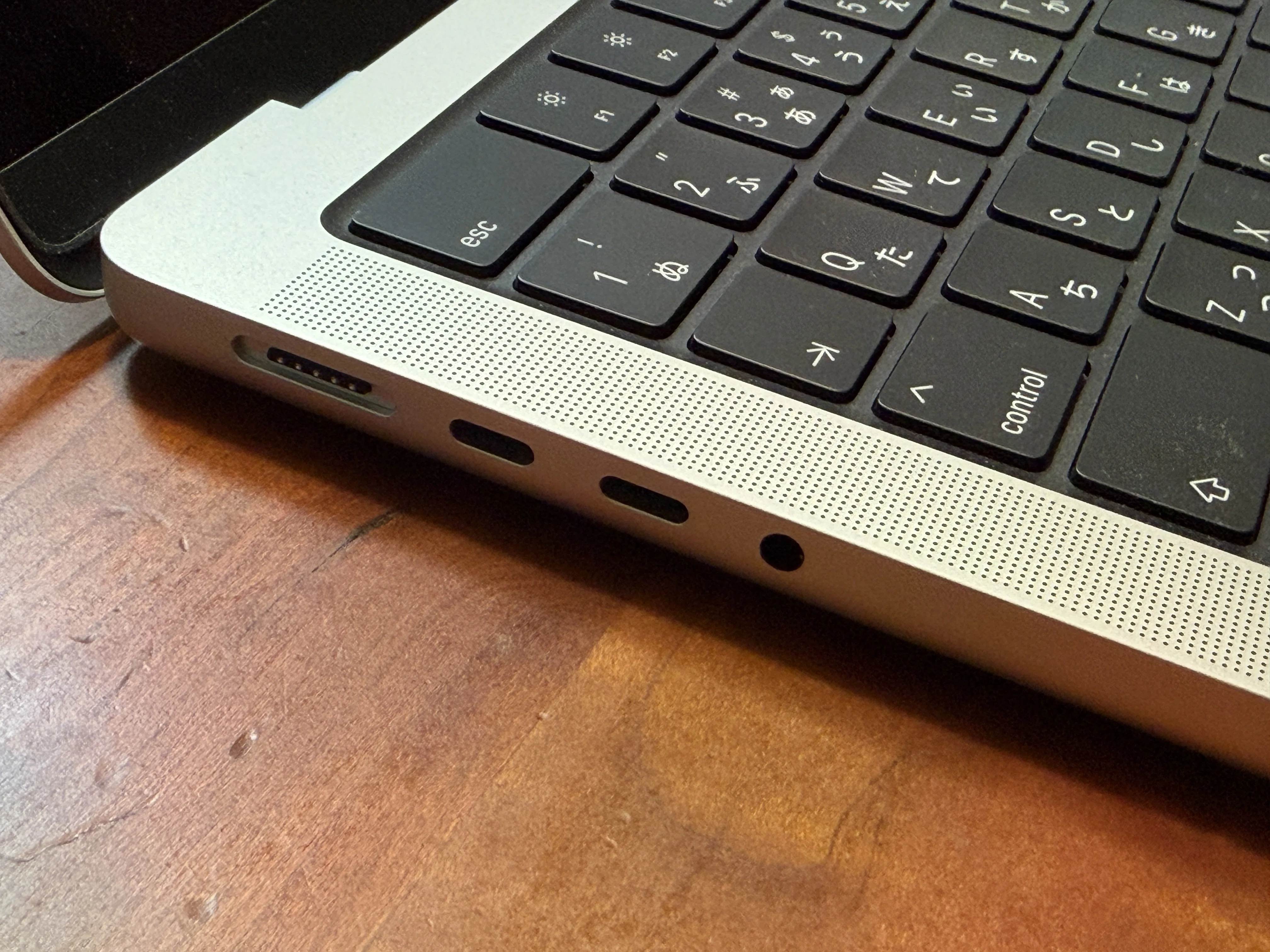 私がMacBook AirではなくMacBook Proを買った理由｜サリチル酸