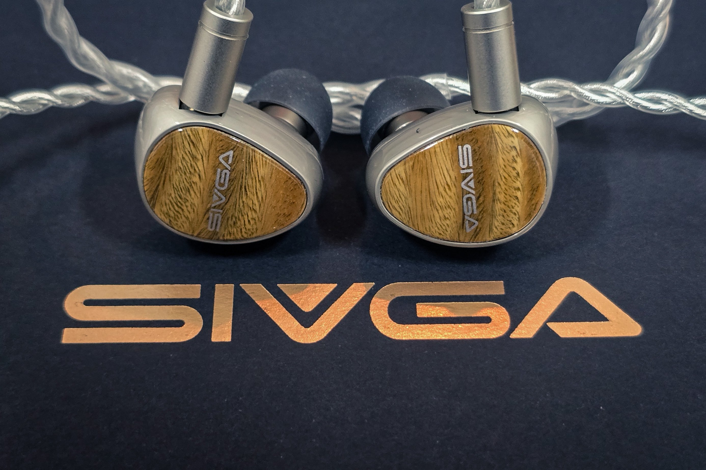 】SIVGA Que UTG – 「ガラス振動板」が描く、透き通るような狂気。1万