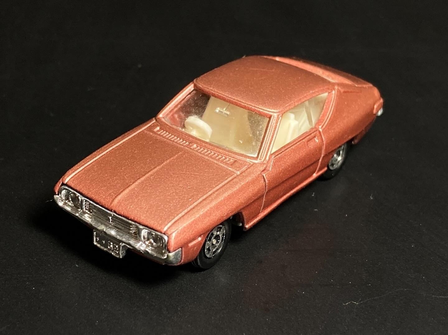 激レア　ニューシルビア LSタイプX 1977年にトミカとして登場した「ニッサン シルビア LS タイプX」が教え