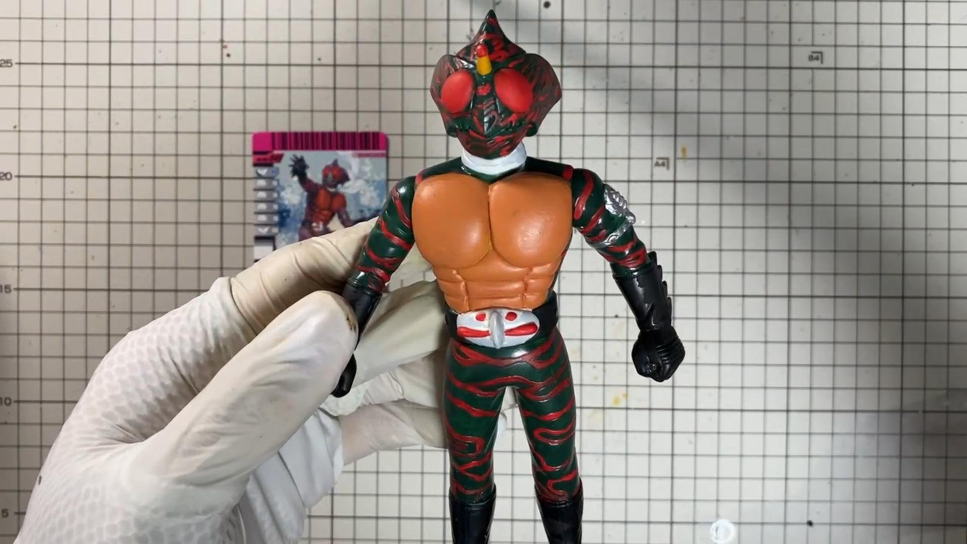 幼い日の記憶を塗り重ねて──仮面ライダーアマゾン、ソフビ再生の記録