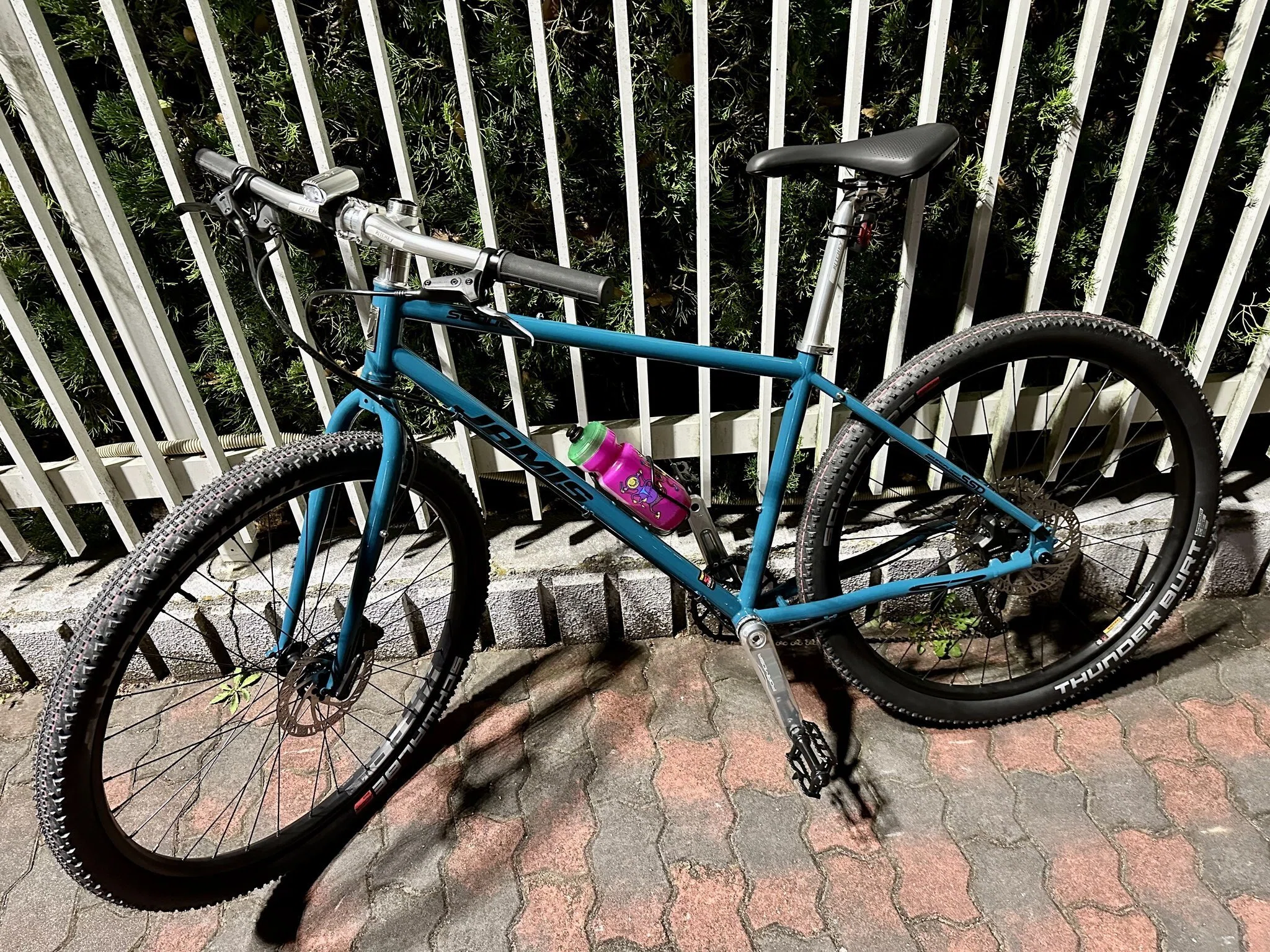 コラム】愛車のイメージチェンジ！タイヤ交換で走りと気分が変わる