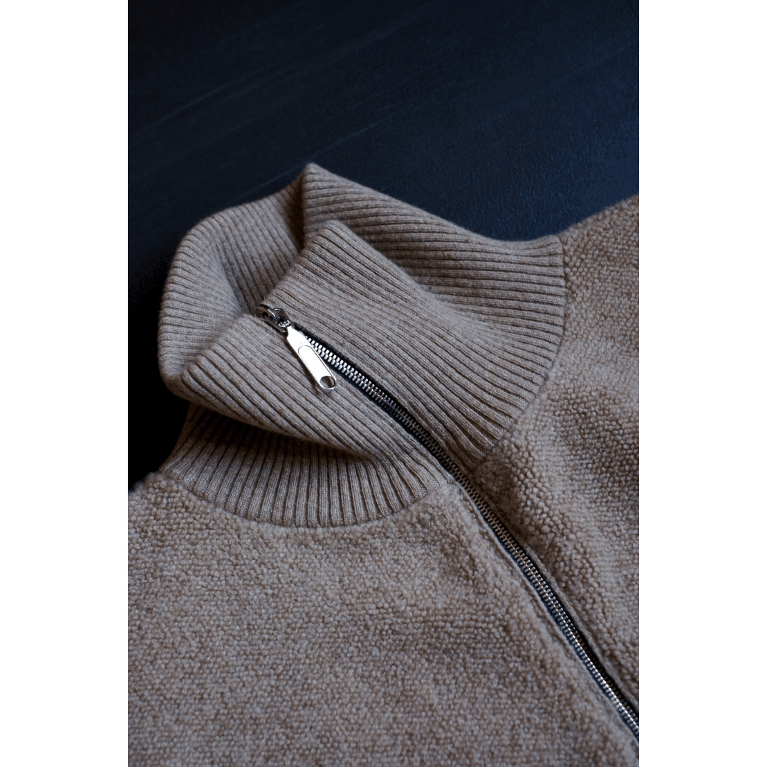 トラックジャケットの概念を超えた、カシミヤの極地 ”olde h&daughter