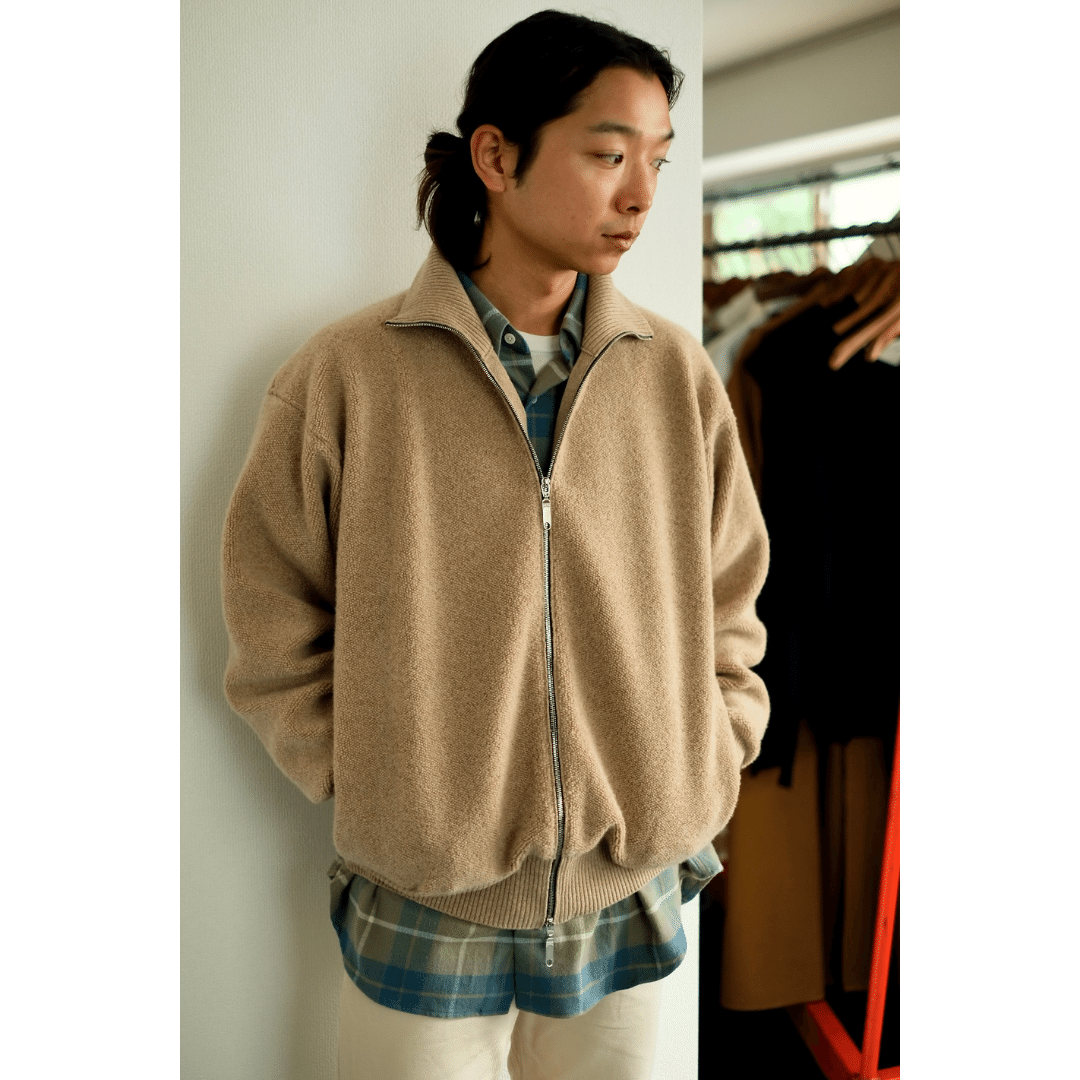 トラックジャケットの概念を超えた、カシミヤの極地 ”olde h&daughter