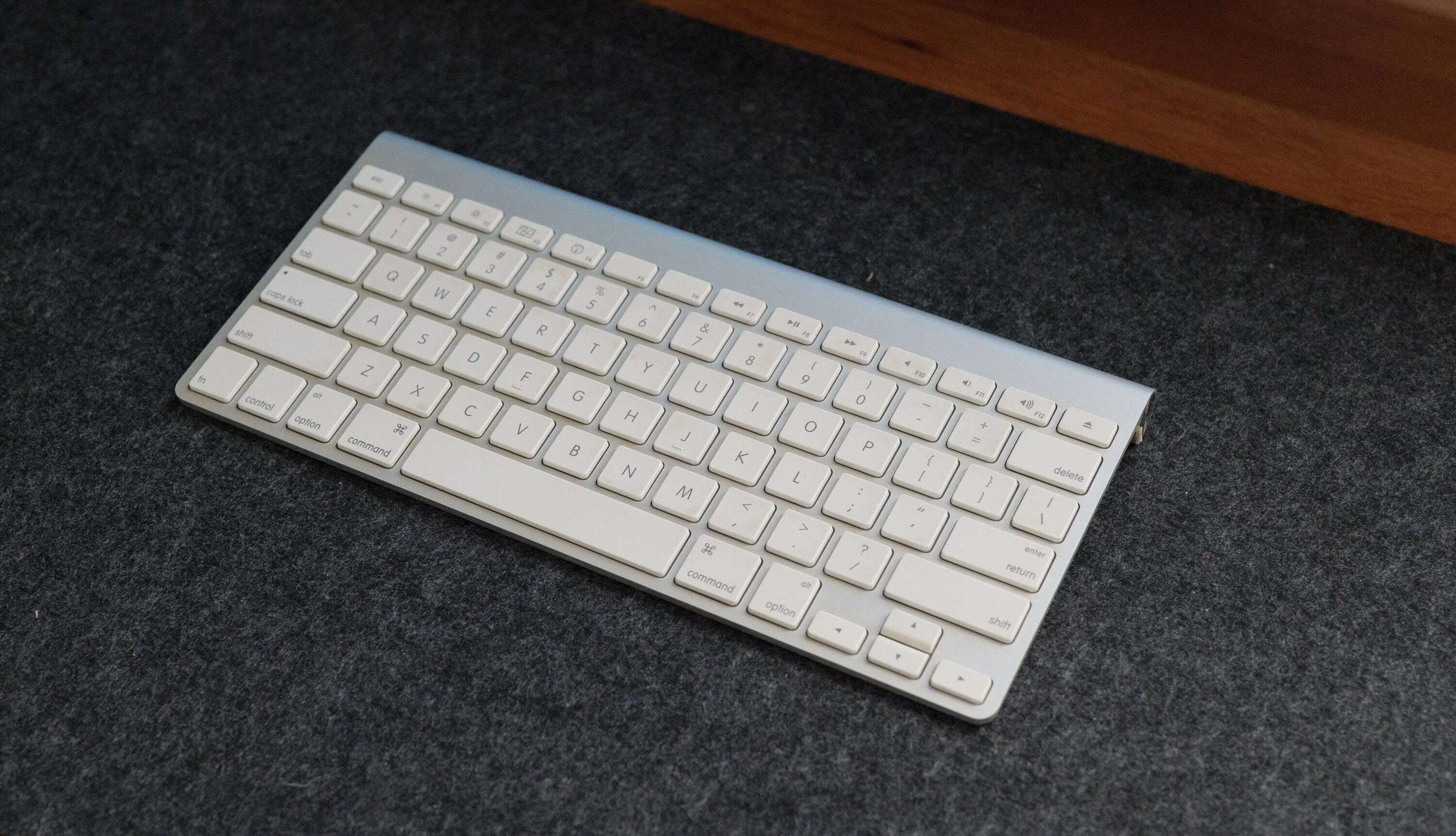 一周回って純正キーボードに帰ってきた｜ばるき