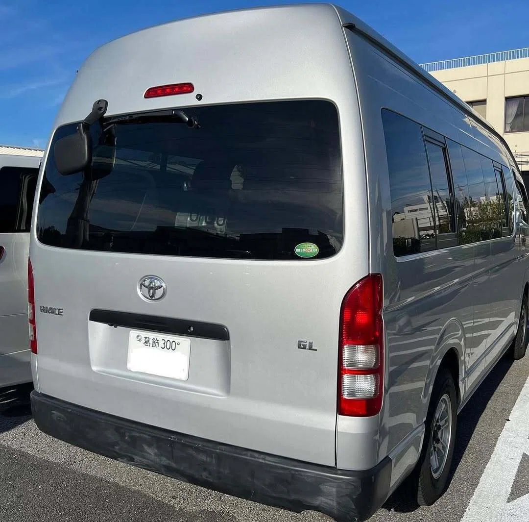 乗合から乗用へ。14人乗りハイエースコミューターを10人乗り
