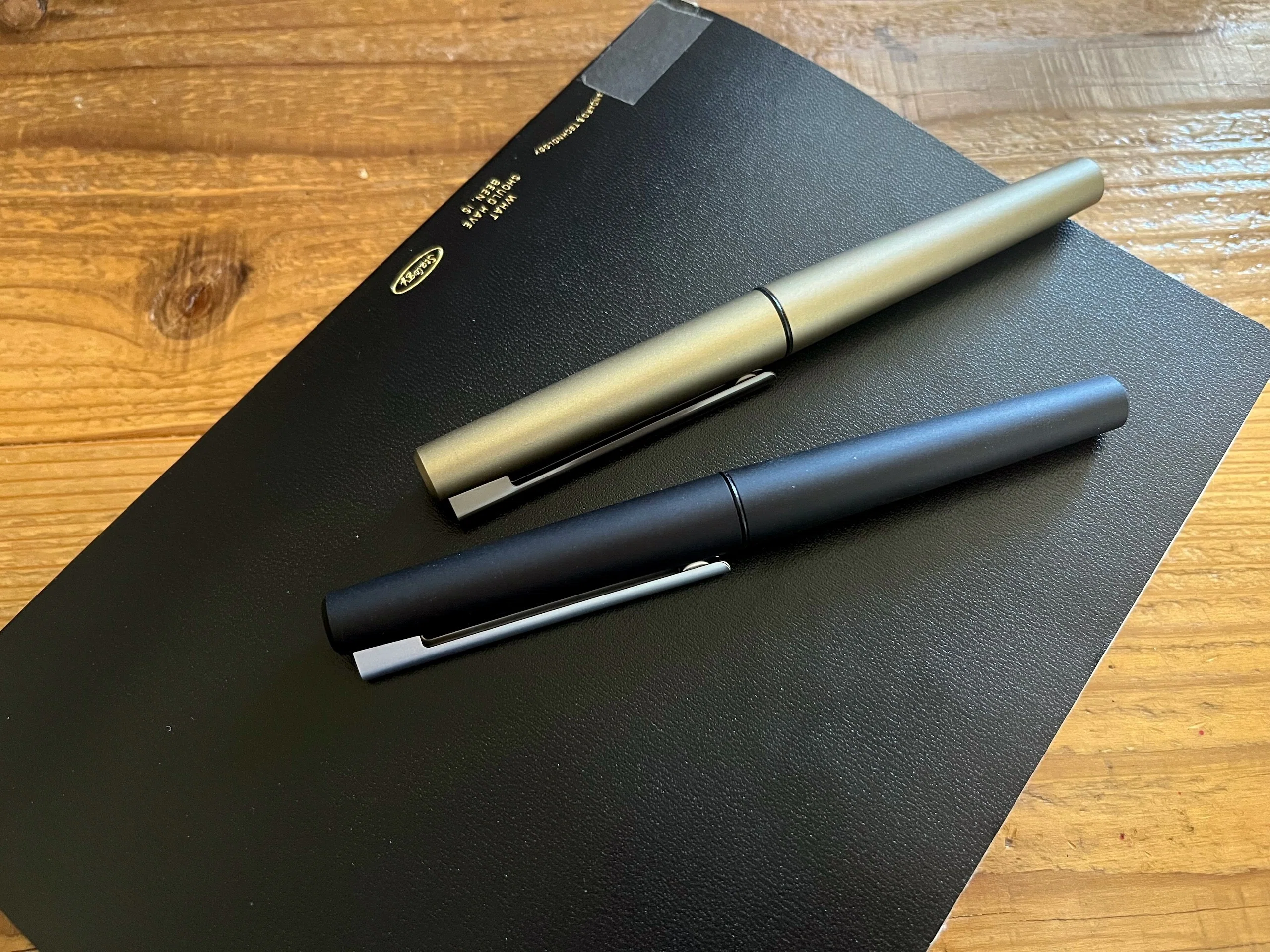 手が喜ぶ書き心地。KOKUYO WP ファインライターで書き散らす｜サルぶん。