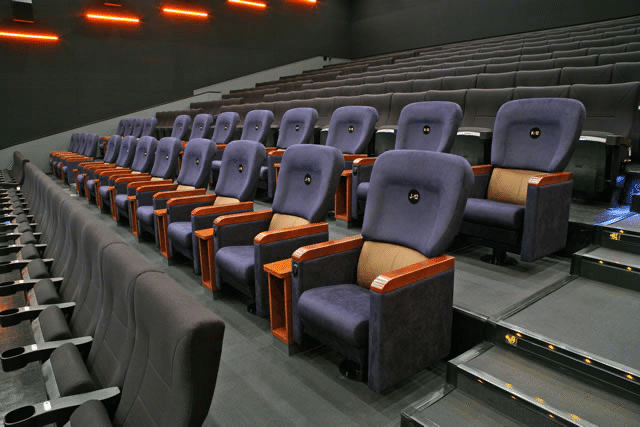 えいぶろぐ】シネコンの各種「プレミアムシート」の比較・レビュー