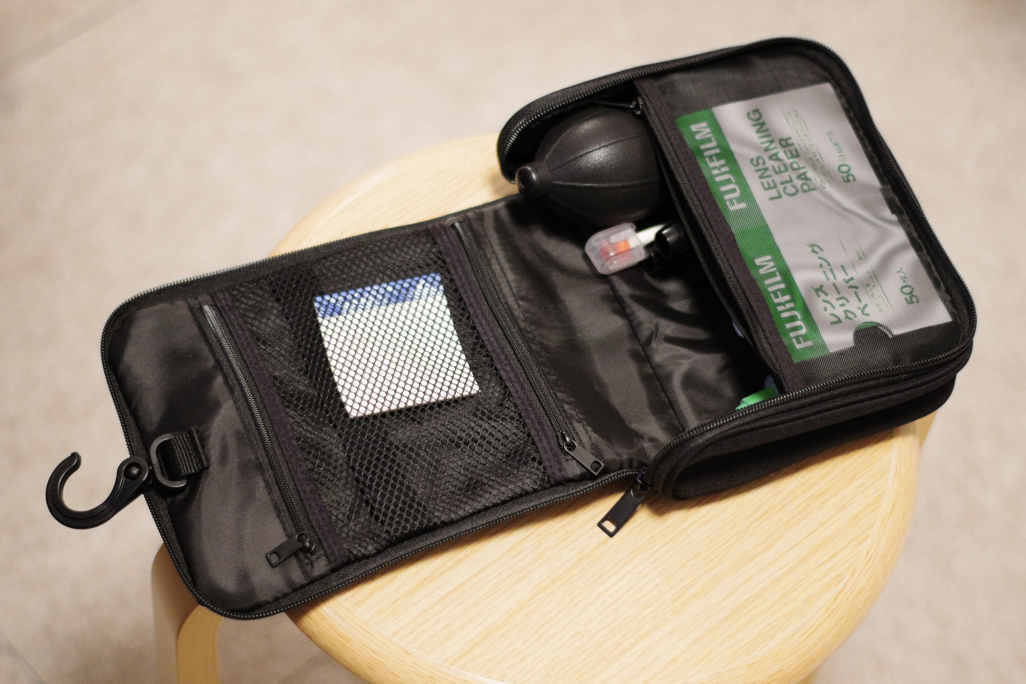 カメラメンテ用品の収納に丁度いいポーチを見つけた｜がま