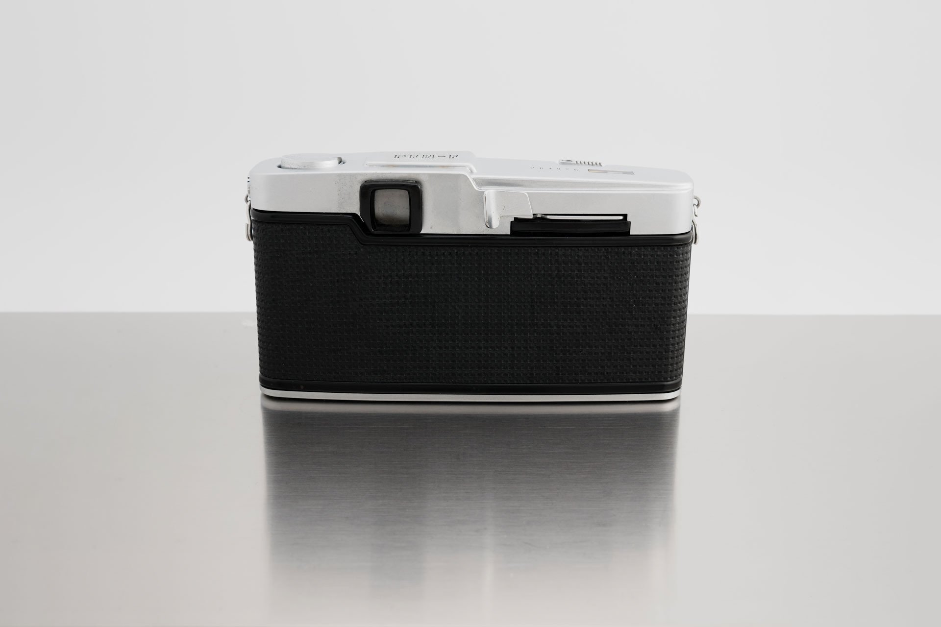 OLYMPUS PEN F フィルムカメラ　シャッター良好 PEN-Fの最高のデザインは、シャッターフィールかもしれない。｜記憶カメラ