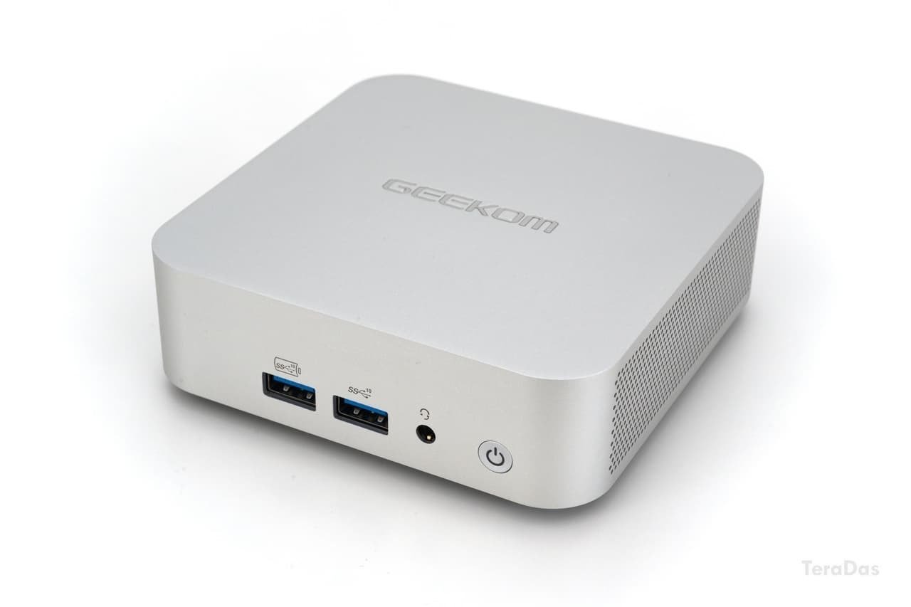 手のひらサイズの超兵器】「Ryzen 9 8945HS」搭載GEEKOM A8が変える