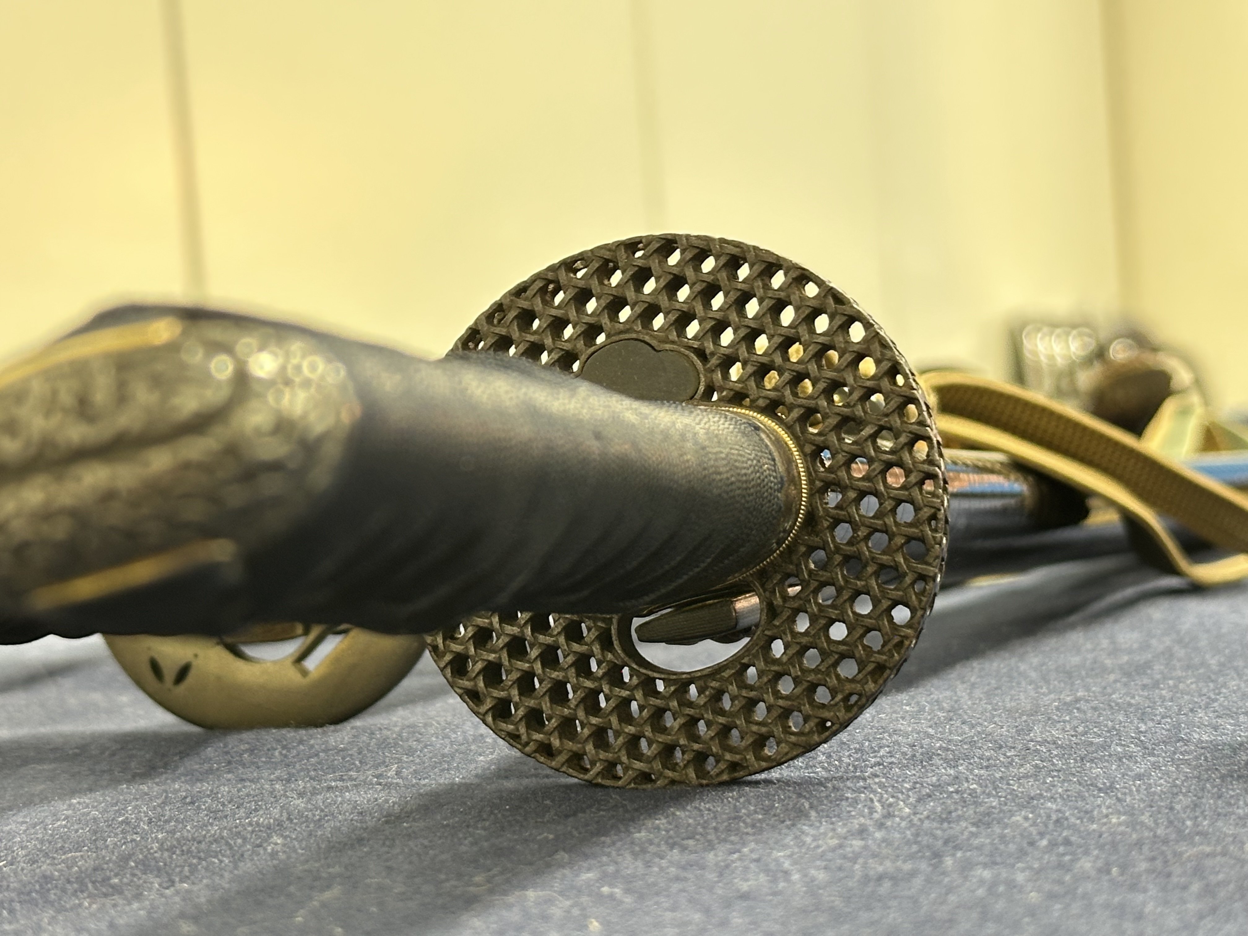 面白い造りの鉄鐔｜刀箱師の日本刀ブログ 中村圭佑