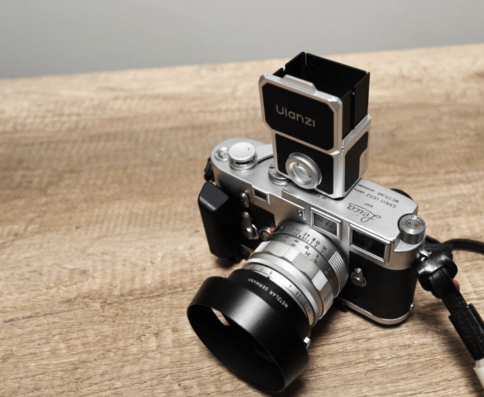 最近手に入れた「ウエストレベルファインダー(ULANZI VF01)」を使って