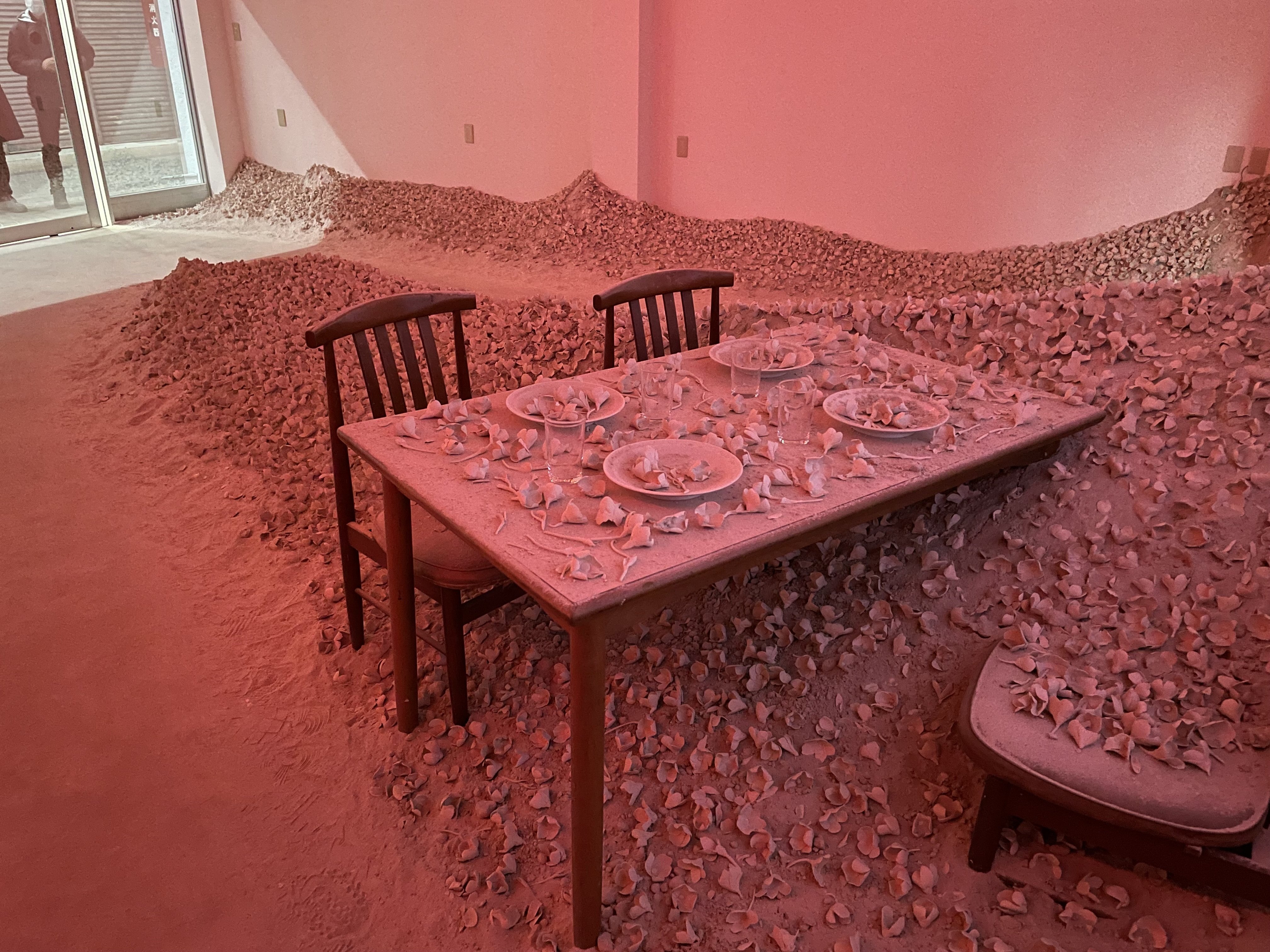 11月28日：国際芸術祭あいち2025 「灰と薔薇のあいまに」瀬戸の