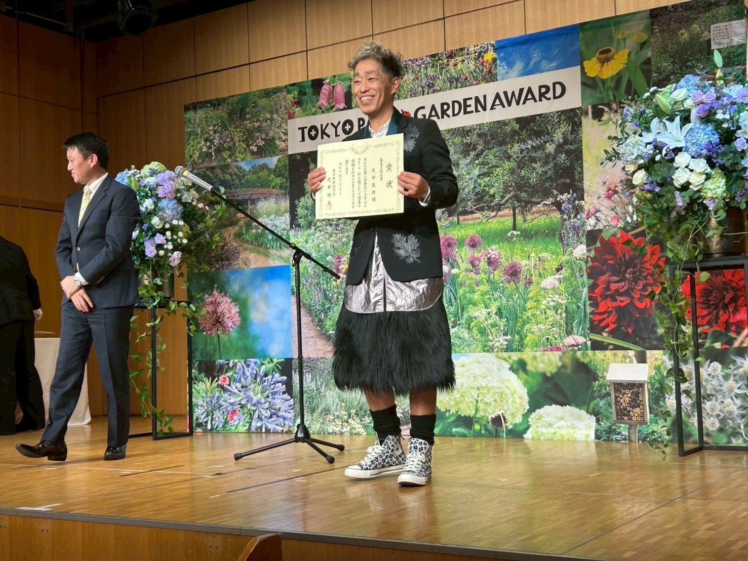 新・動植物歳時記 伊藤若冲 動植綵絵 老松鸚鵡図 高級仕様 掛軸 美術品 インテリア 作品