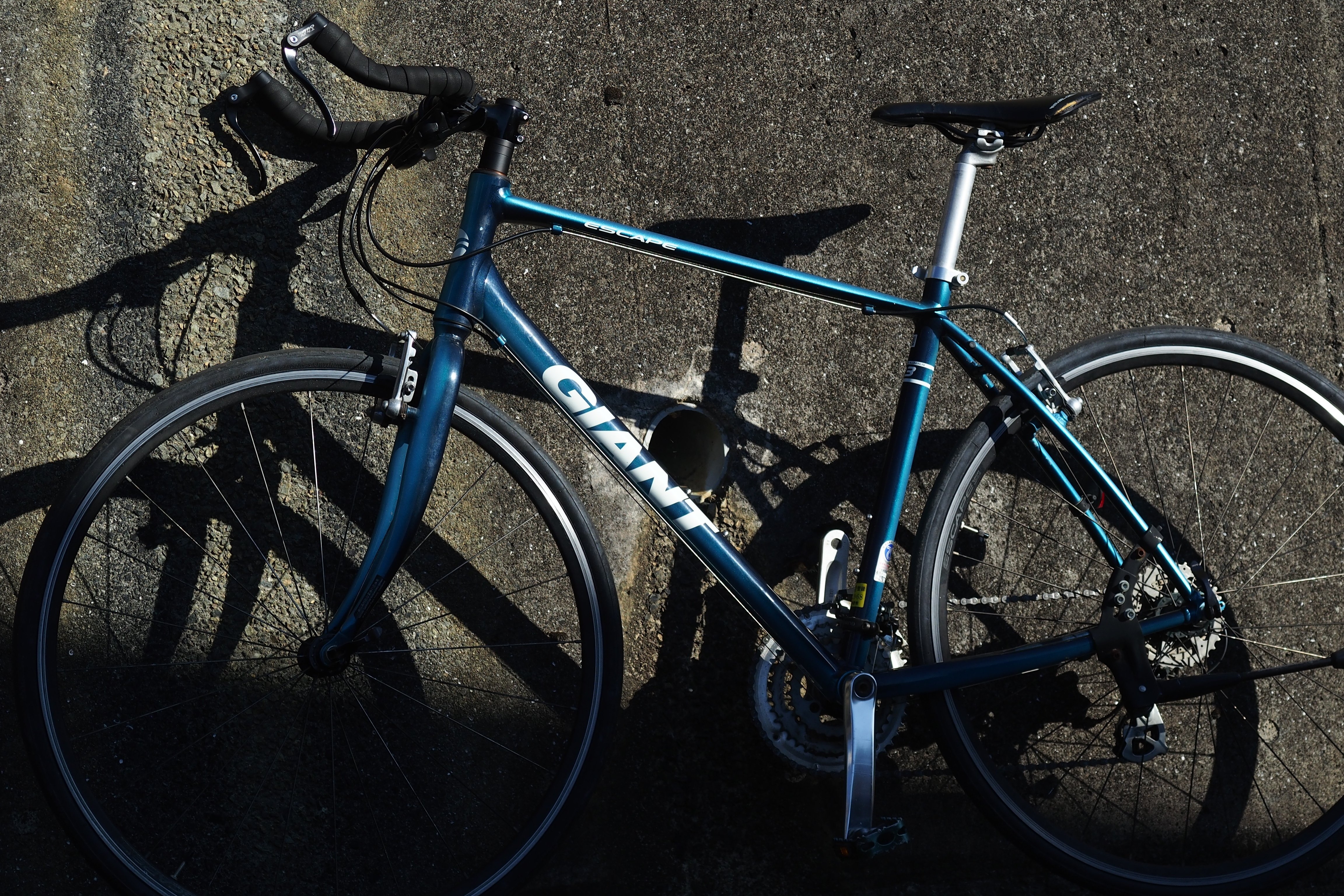 クロスバイクGIANT ESCAPE R3をブルホーンハンドルに改造する