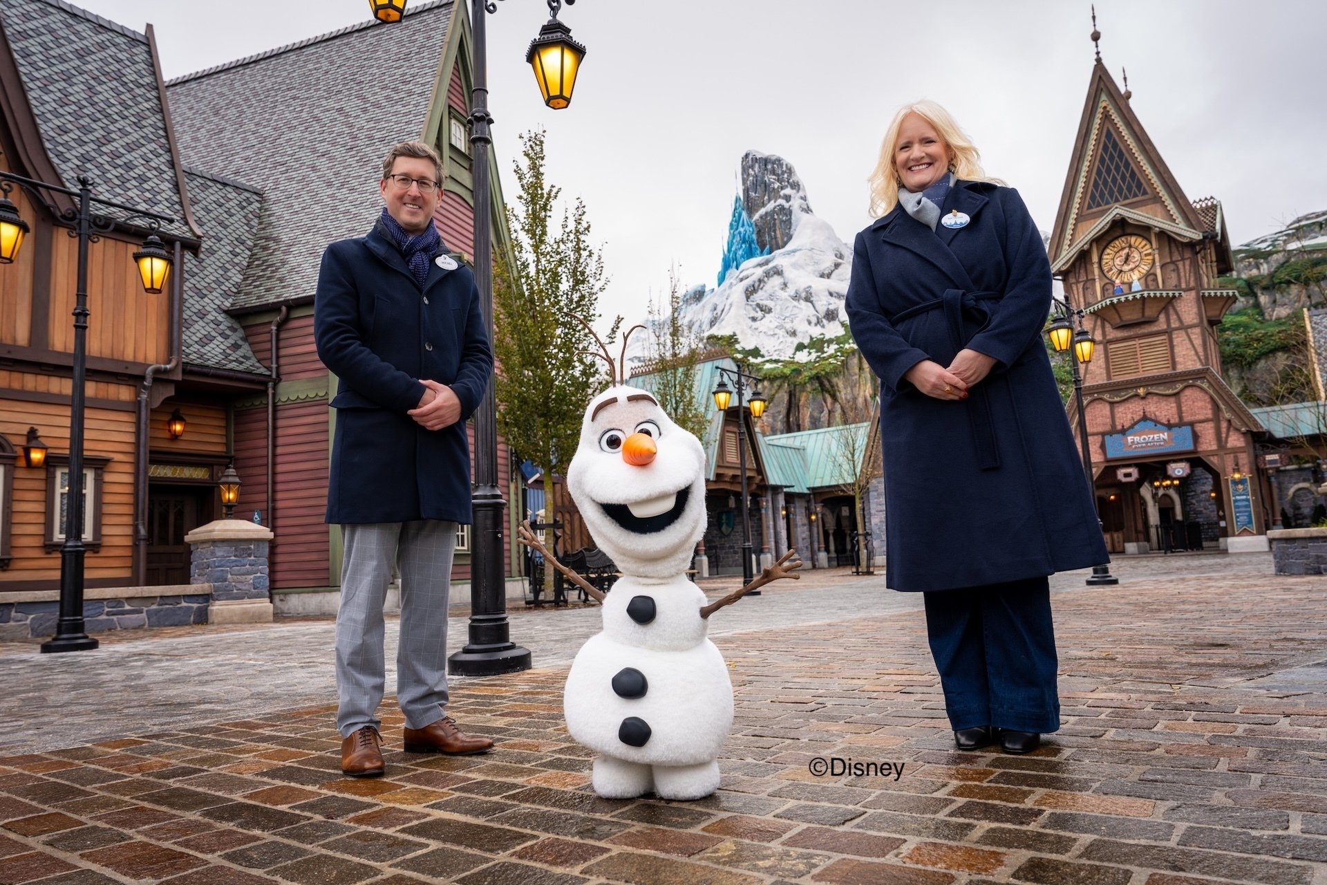 ディズニーイマジニアリングが生み出した「オラフ」ロボットが凄すぎる